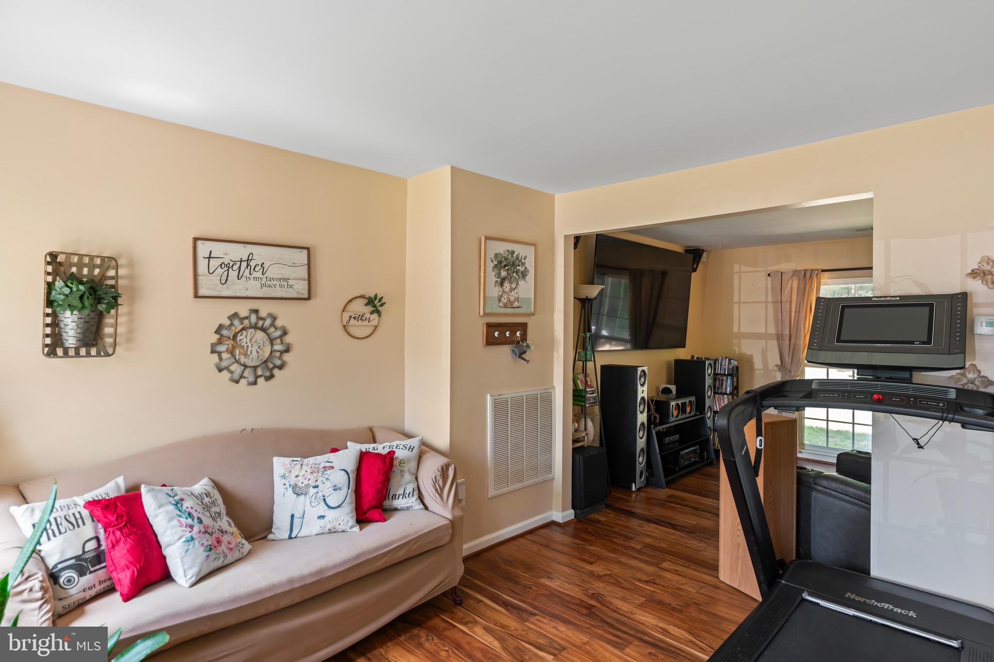 WAYSIDE VILLAGE - Residential