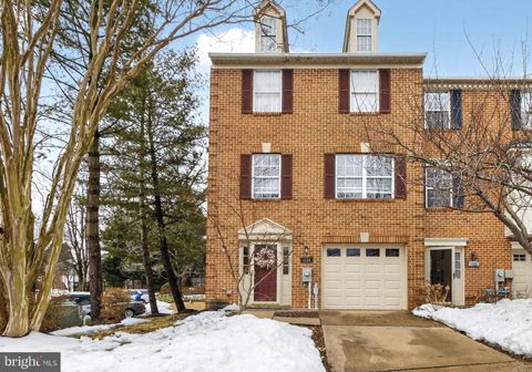 Condo For Sale - 1124 Brassie Court<br/> ARNOLD, MD 21012