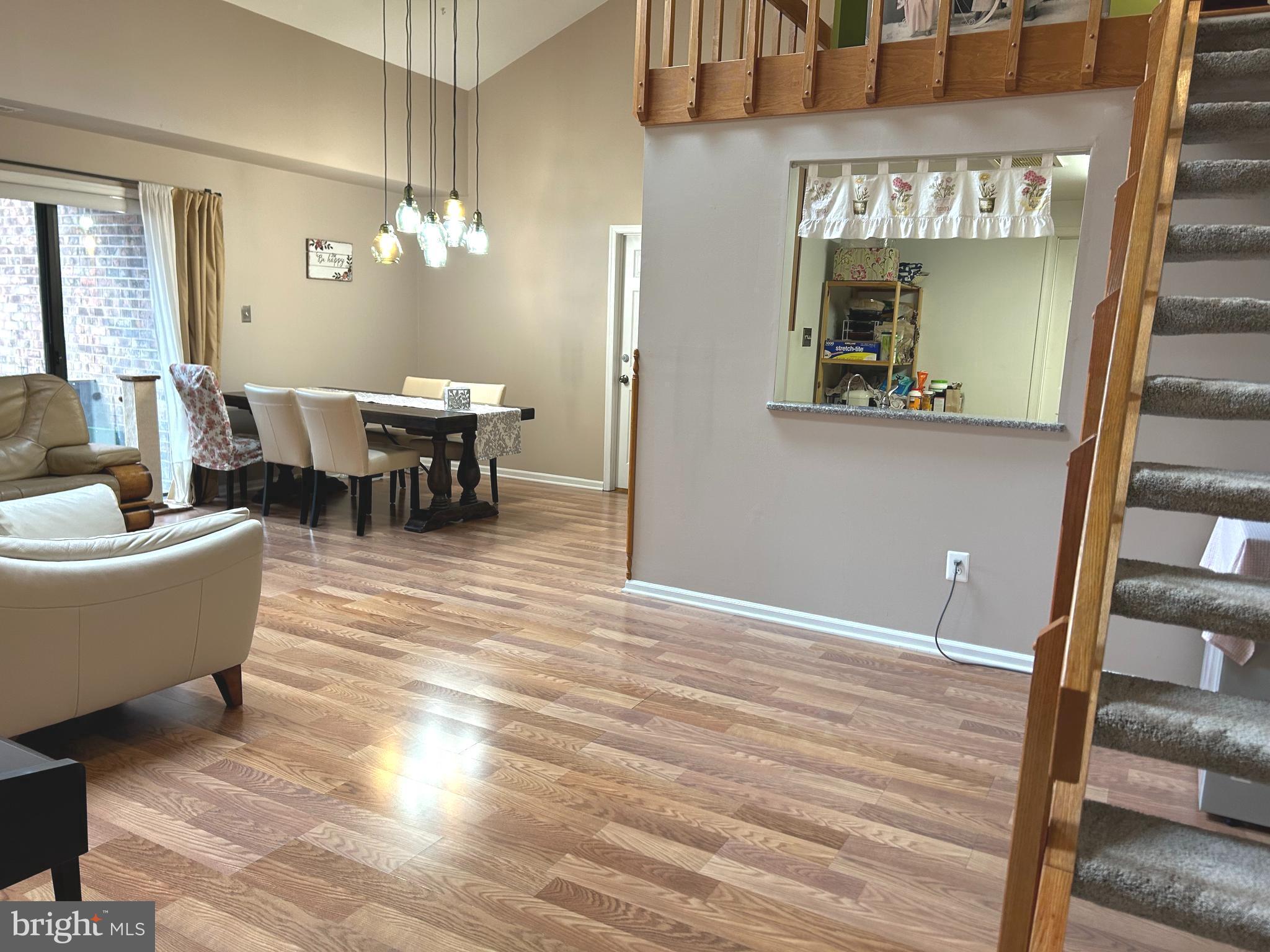 910 MOUNTAINVIEW DRIVE 910