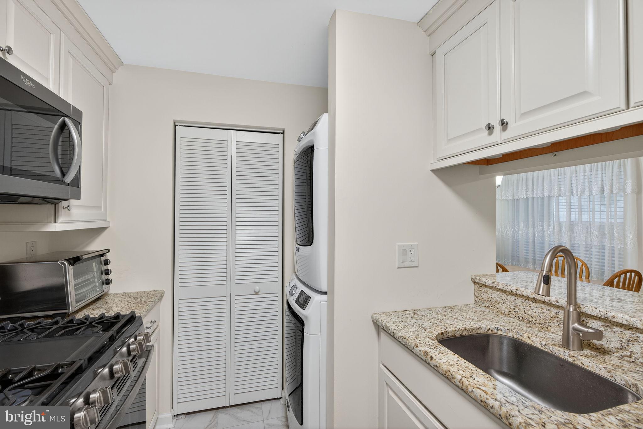 CROWN POINT - Residential Lease