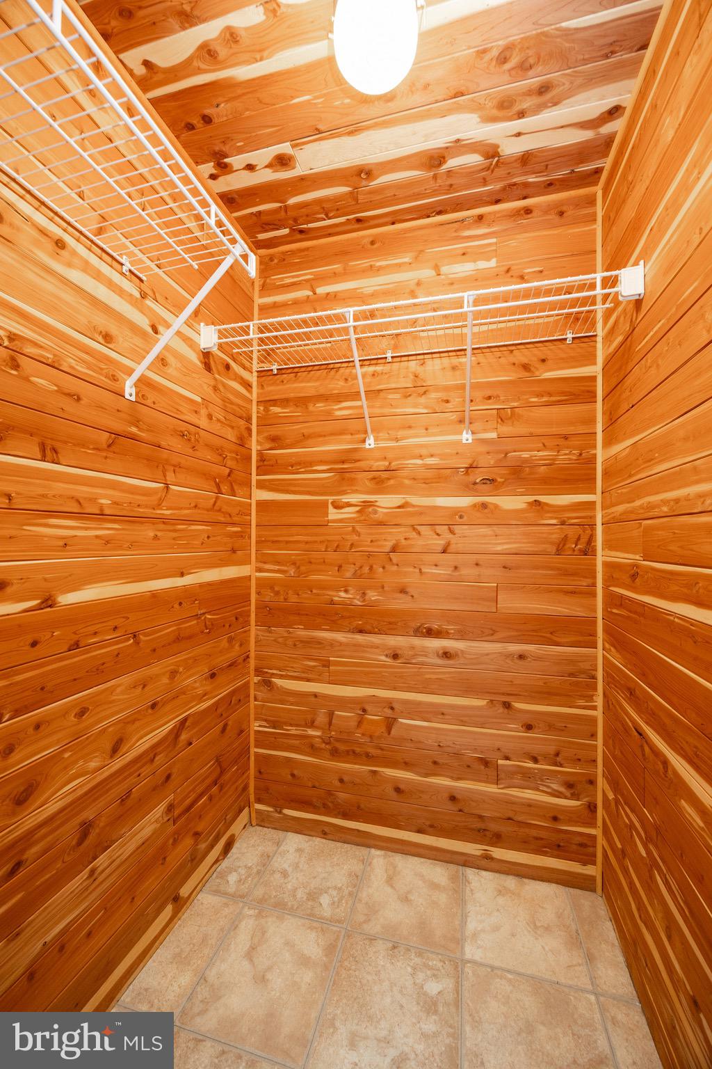 SUMMIT MEWS - Residential