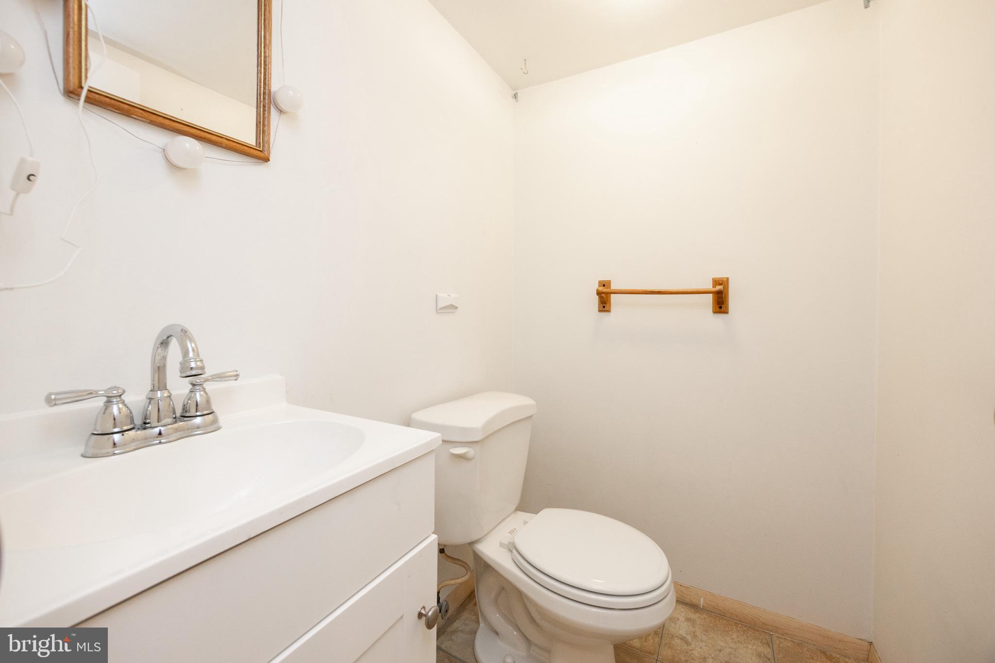 SUMMIT MEWS - Residential