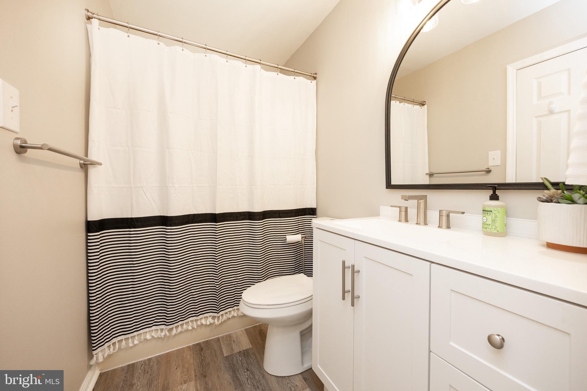 SUMMIT MEWS - Residential