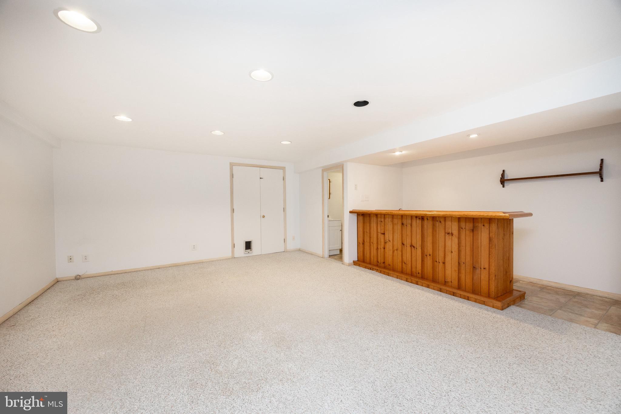 SUMMIT MEWS - Residential