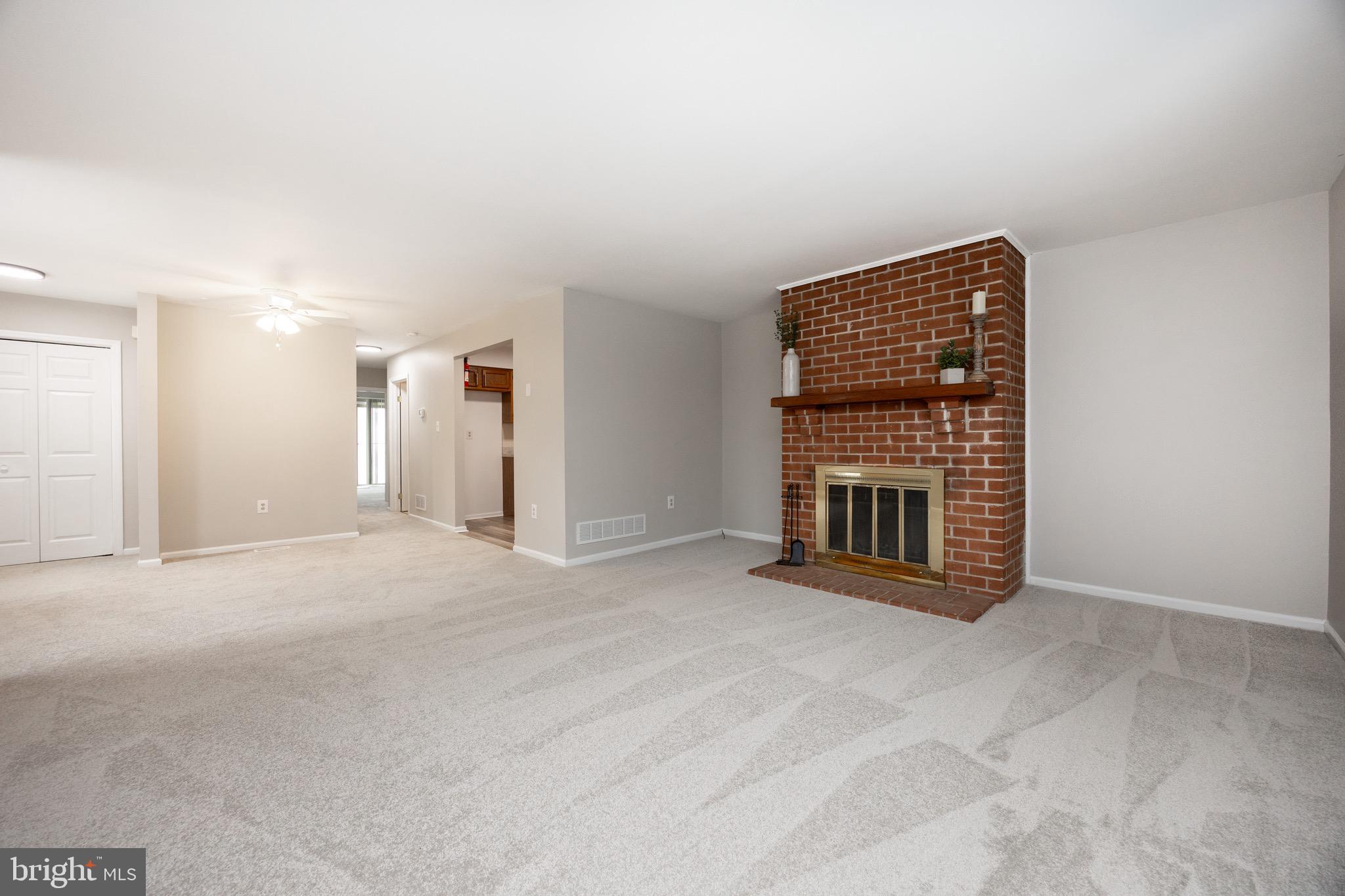 SUMMIT MEWS - Residential