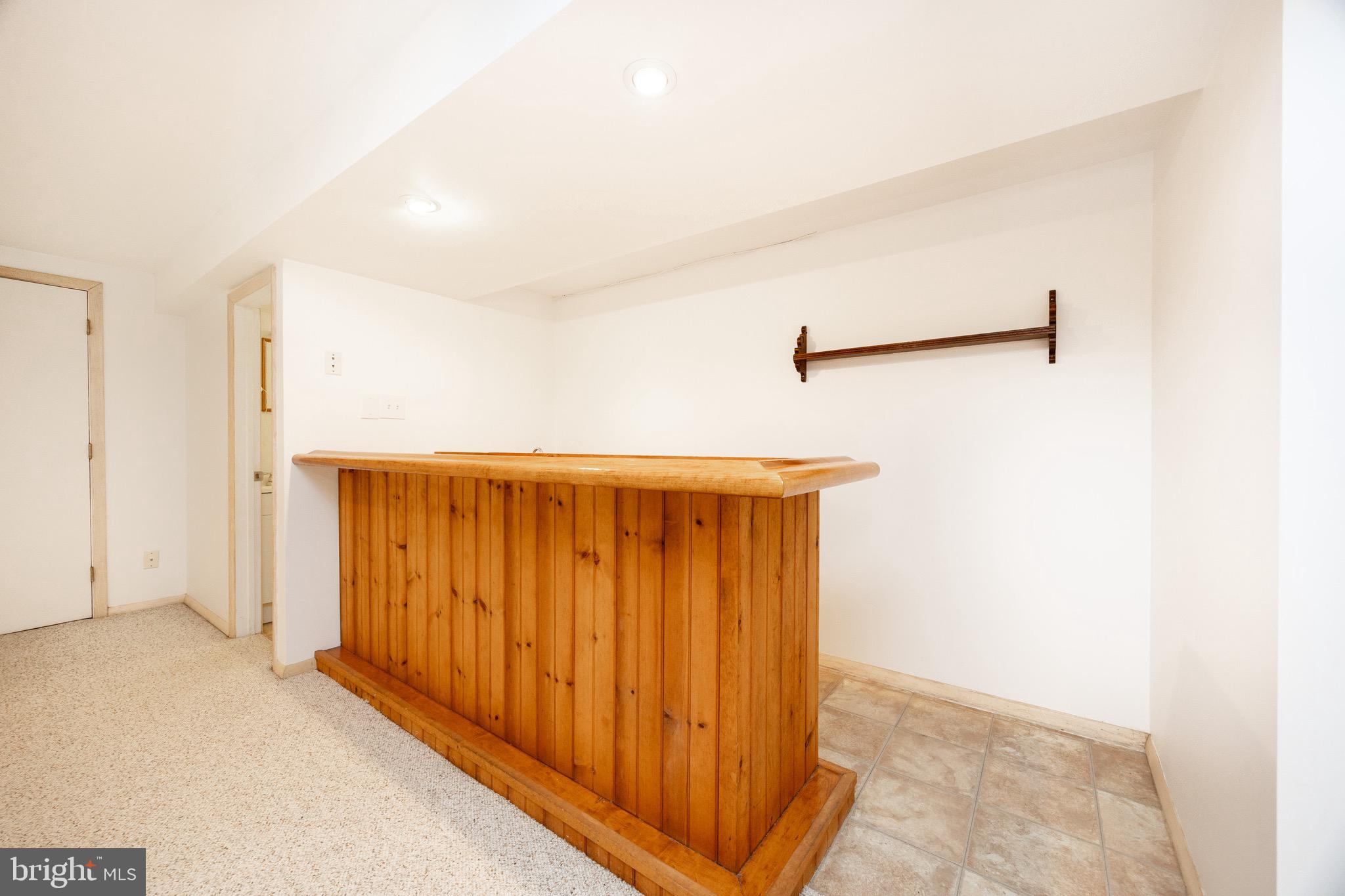 SUMMIT MEWS - Residential