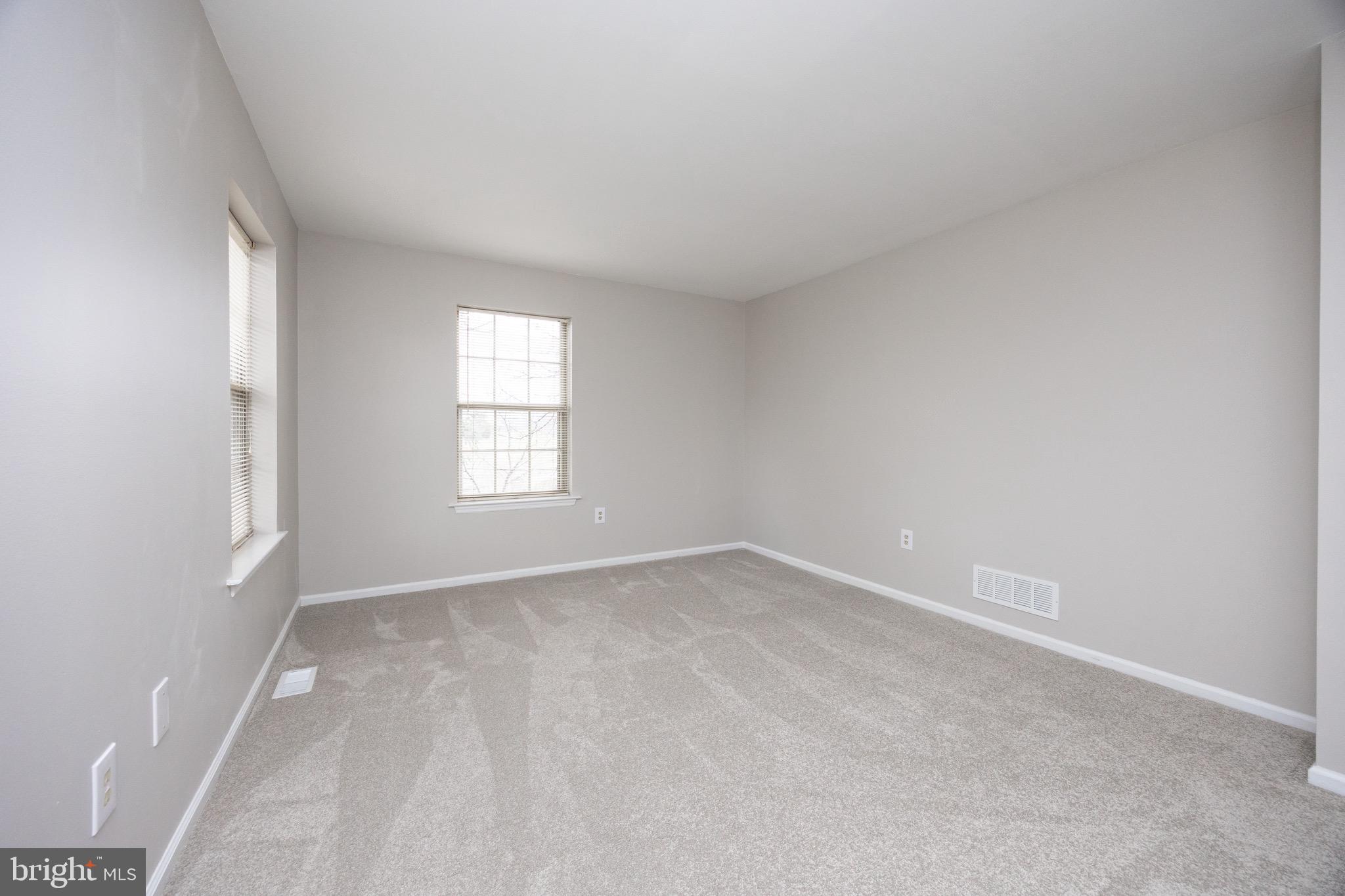 SUMMIT MEWS - Residential