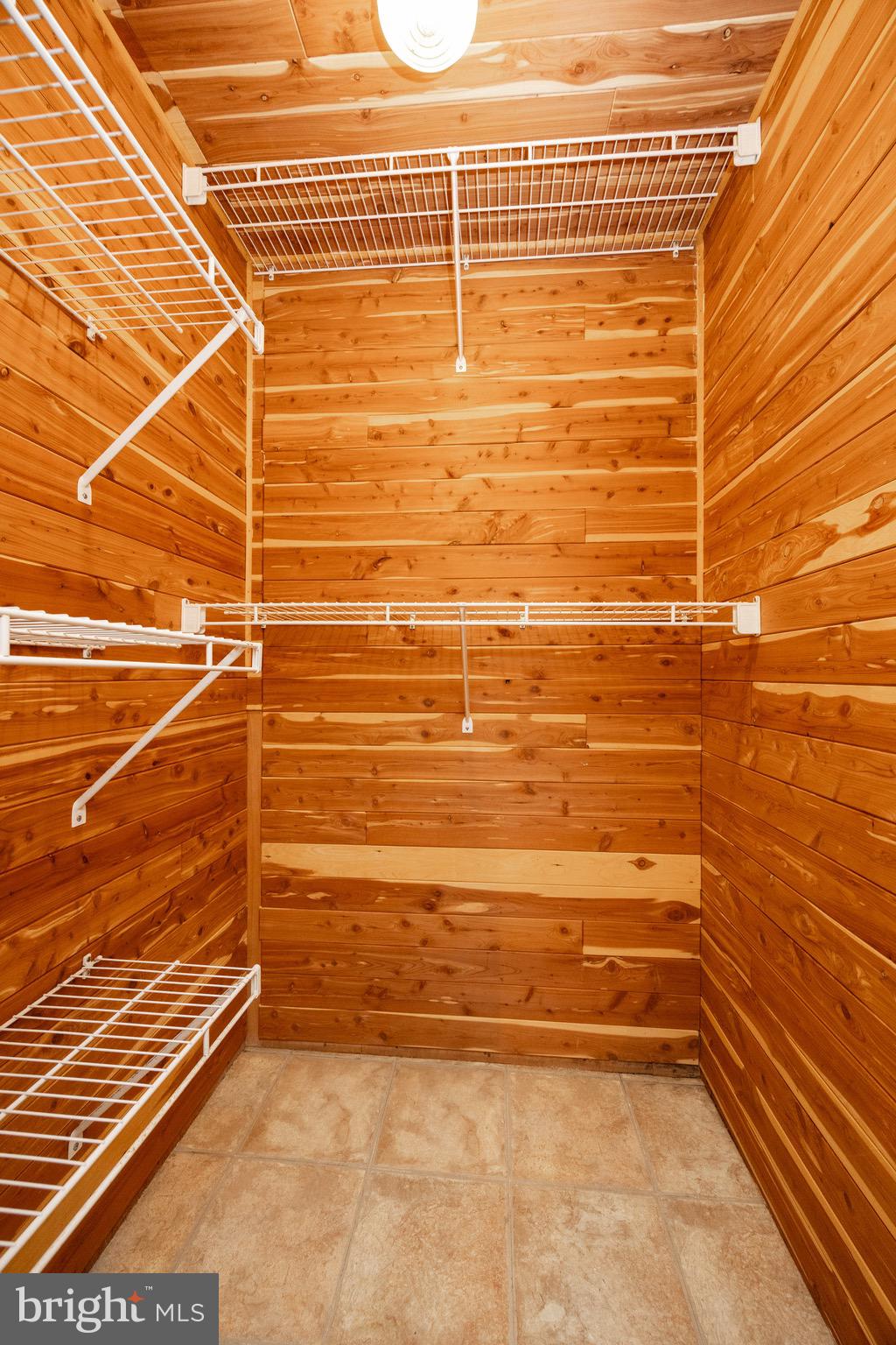 SUMMIT MEWS - Residential