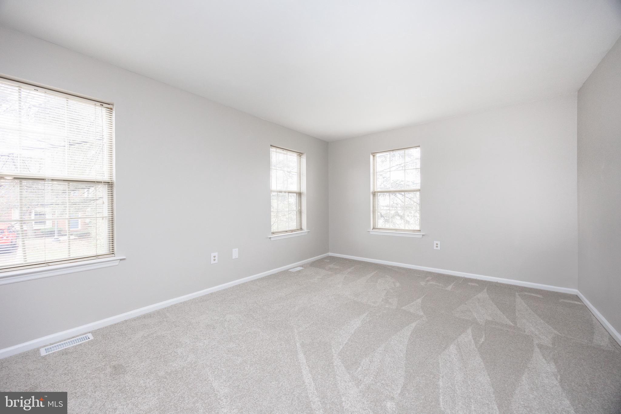 SUMMIT MEWS - Residential