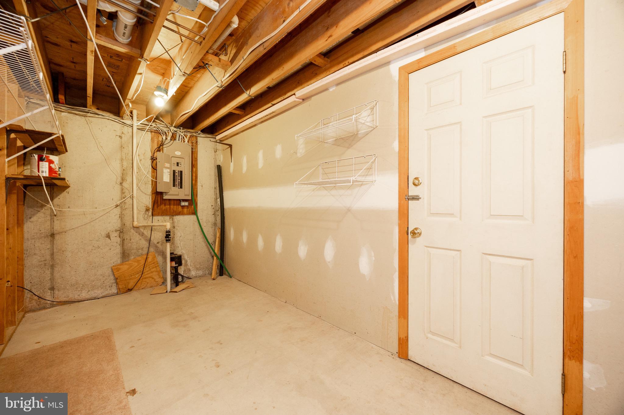 SUMMIT MEWS - Residential