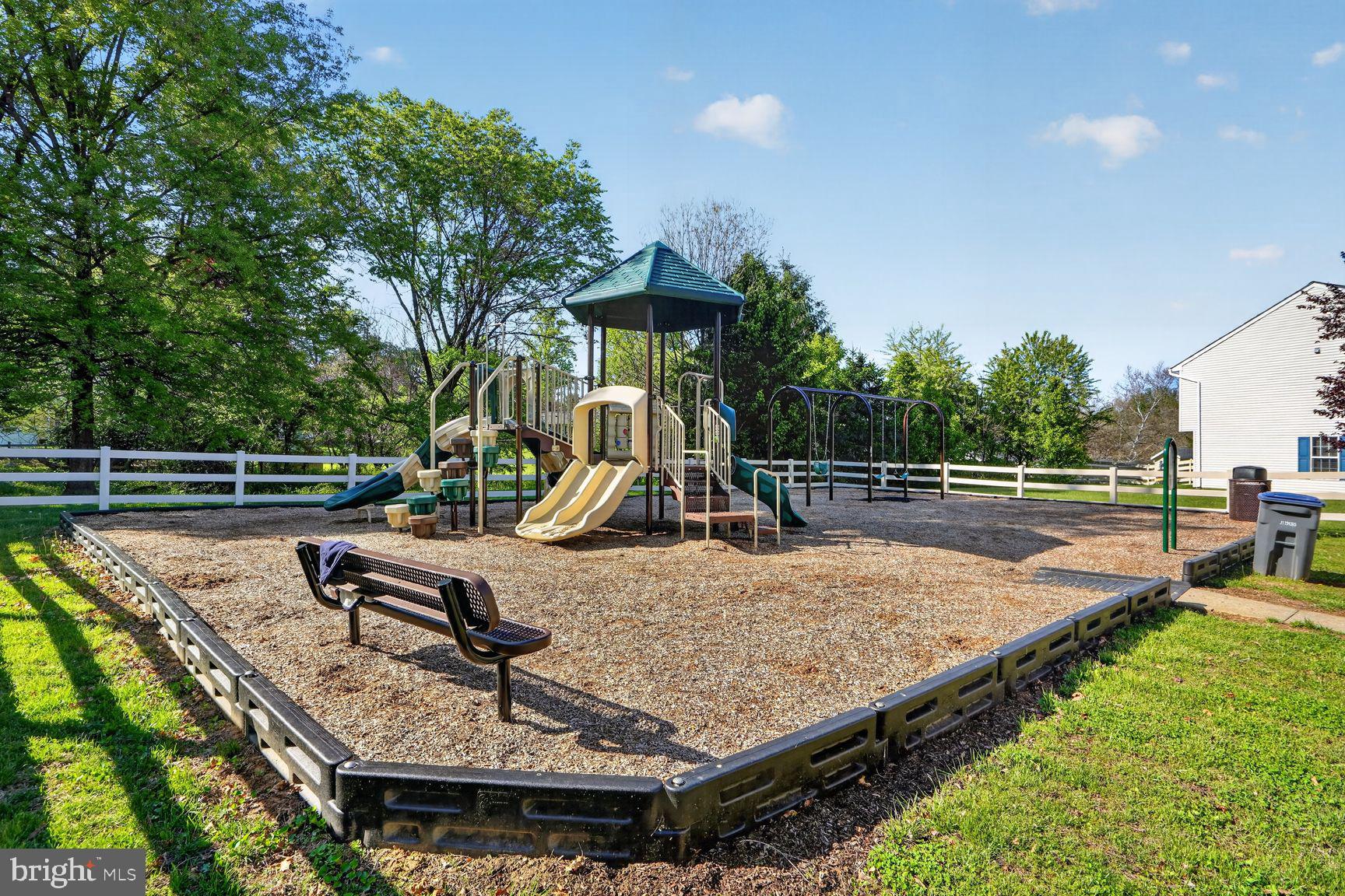 ROUND HILL - Residential