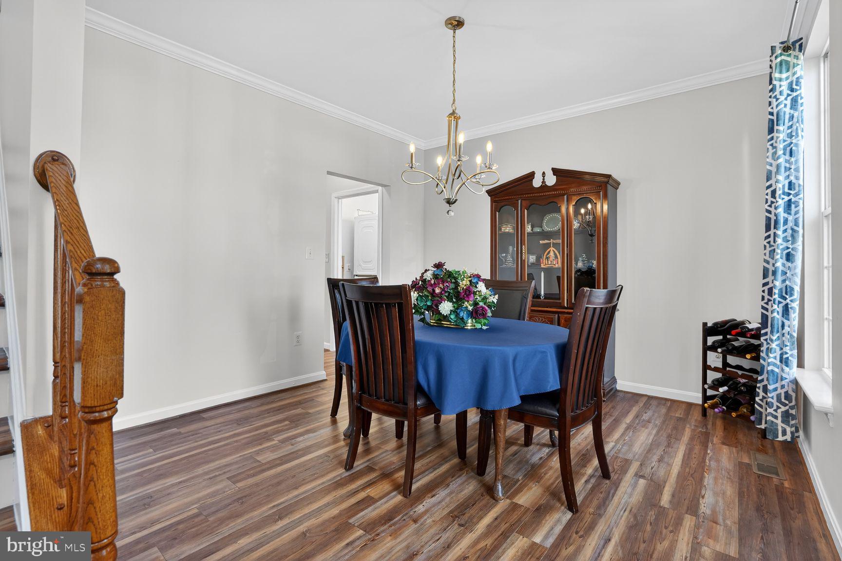 ROUND HILL - Residential