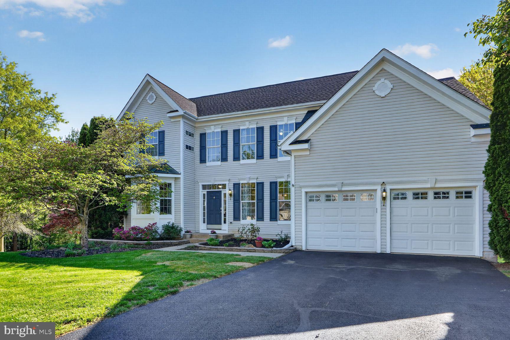 ROUND HILL - Residential