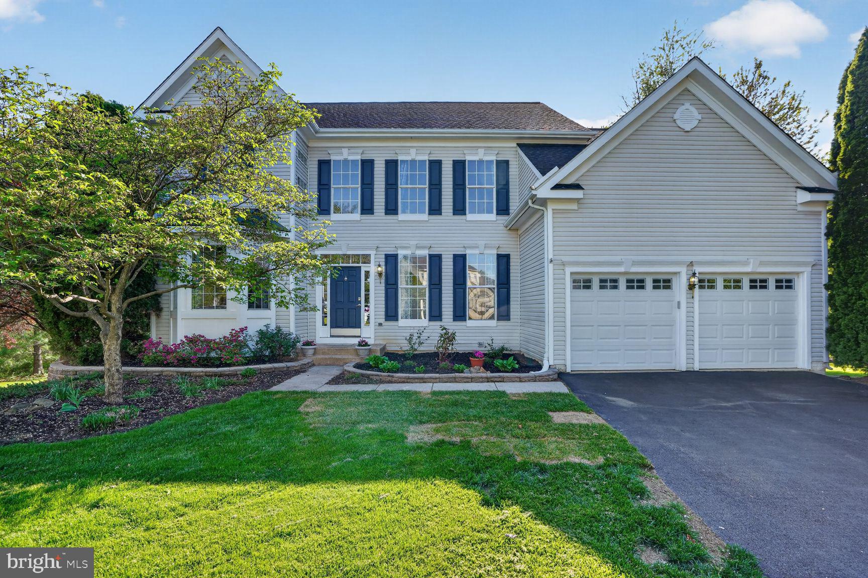 ROUND HILL - Residential