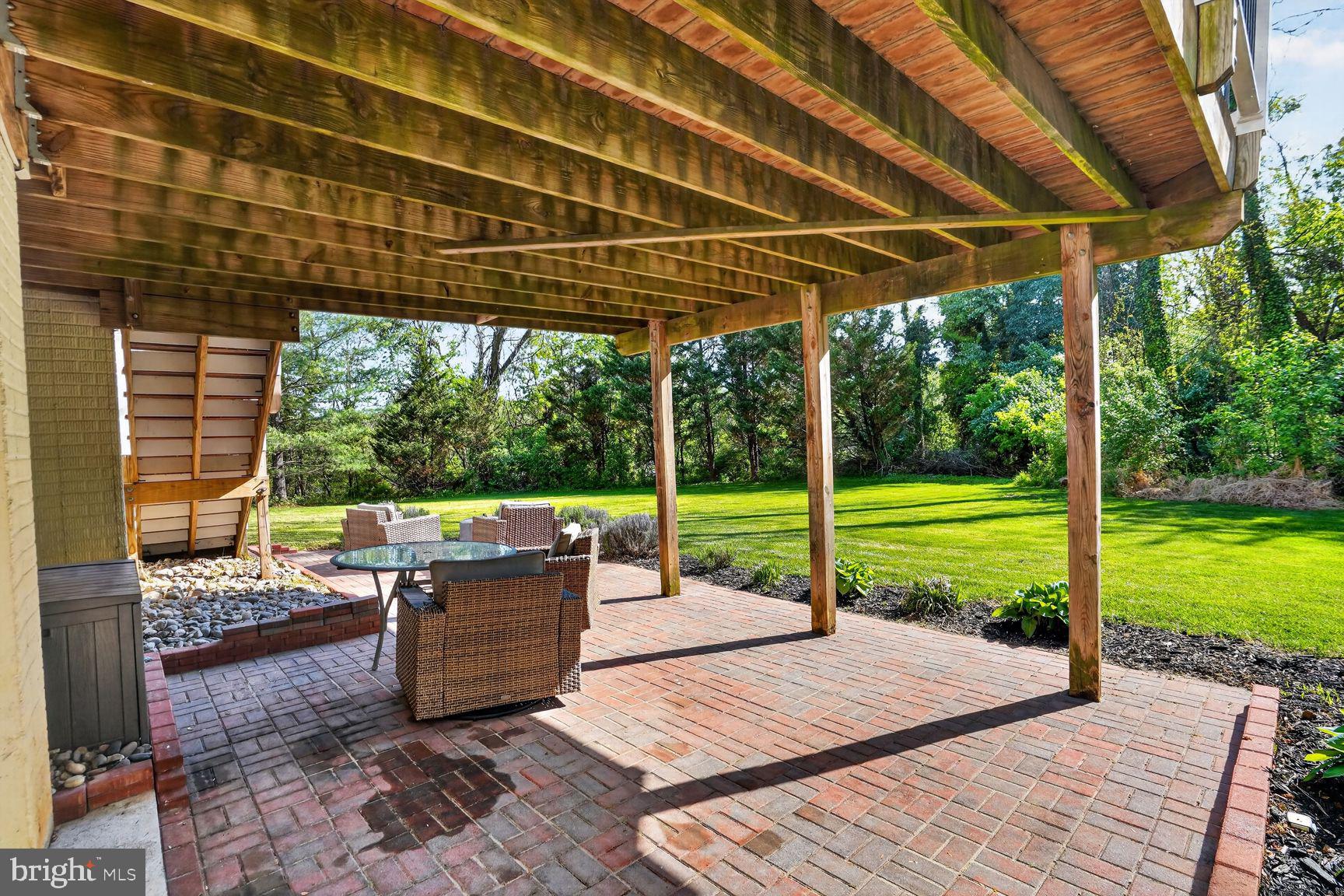 ROUND HILL - Residential