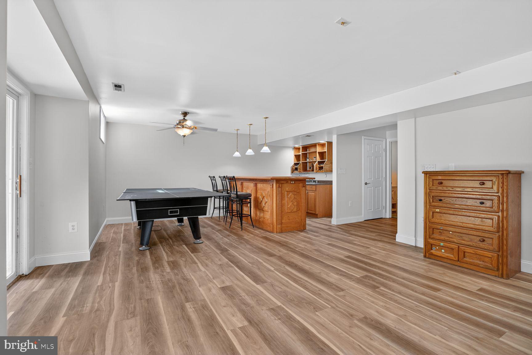 ROUND HILL - Residential