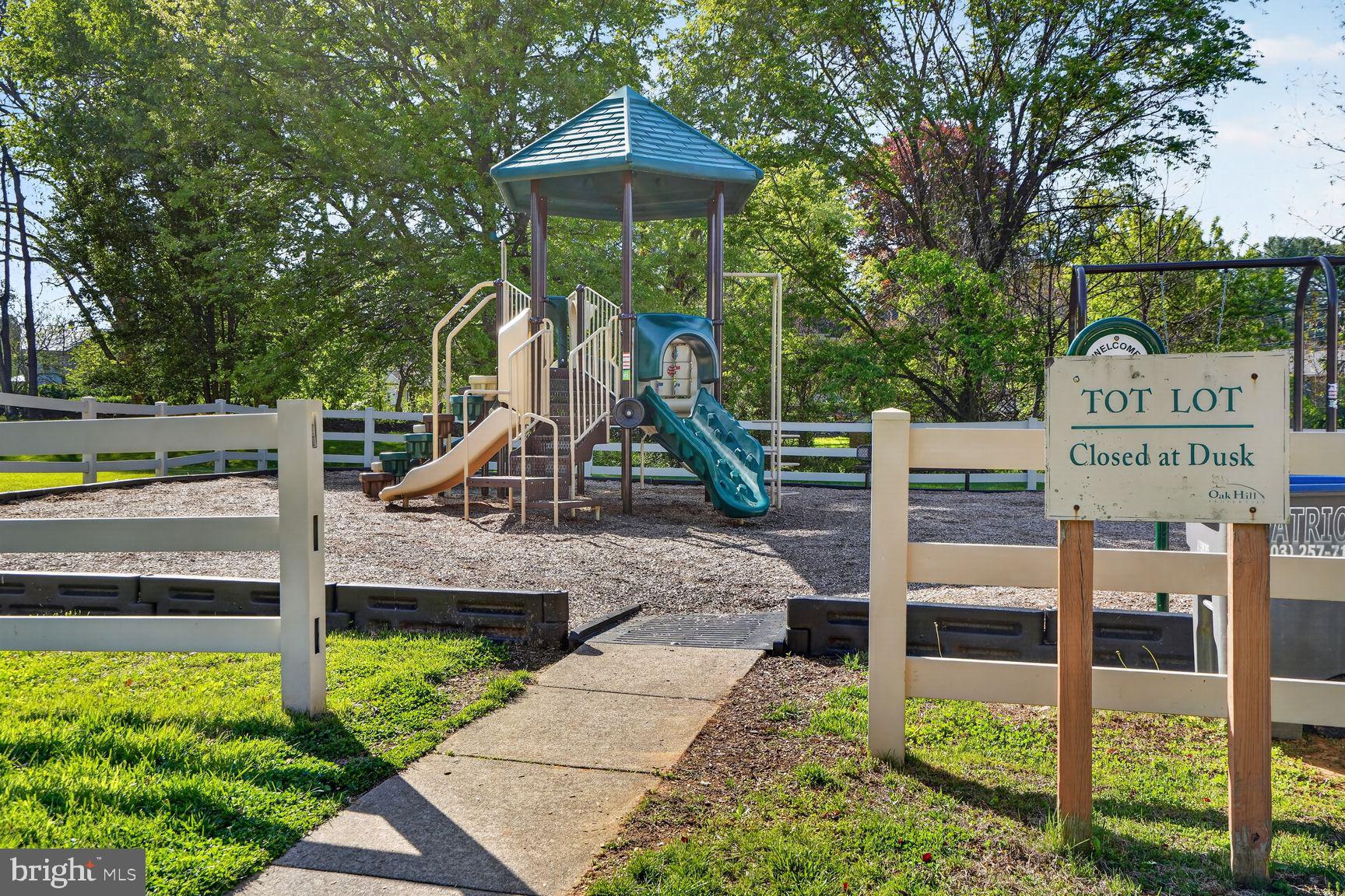 ROUND HILL - Residential