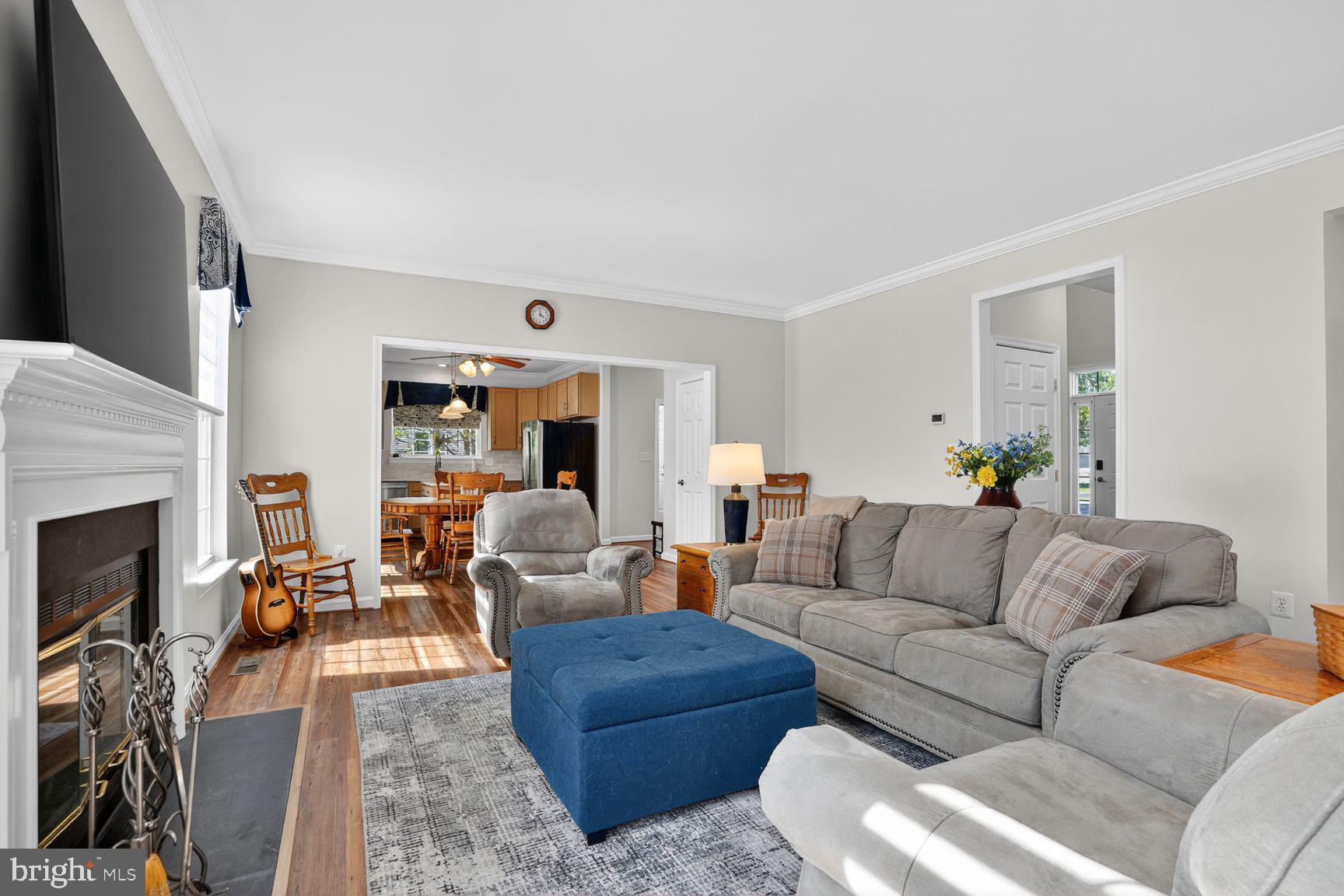 ROUND HILL - Residential