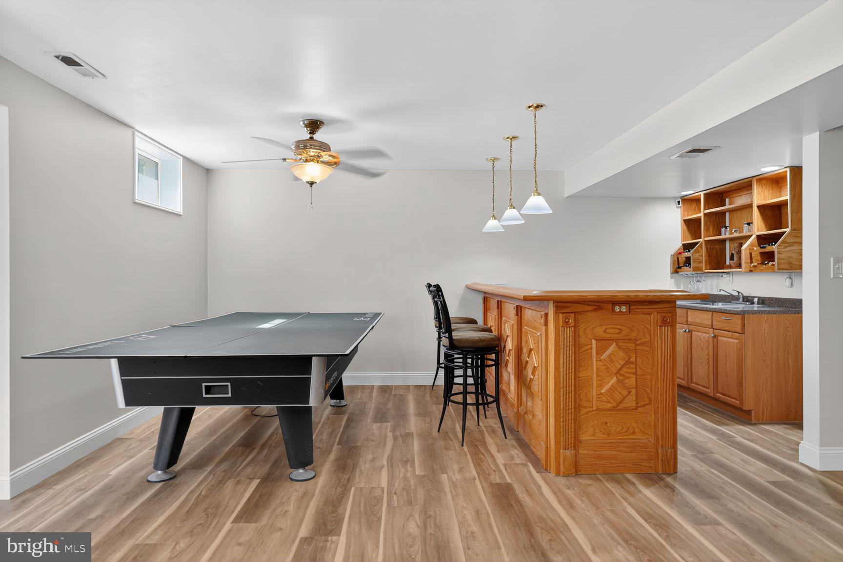 ROUND HILL - Residential