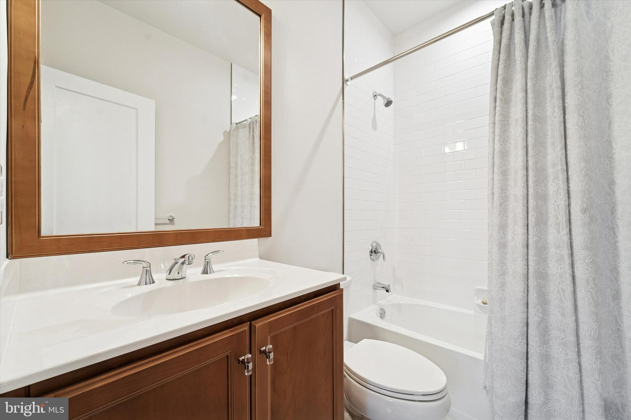 CREEKSIDE AT BLUE BELL - Residential