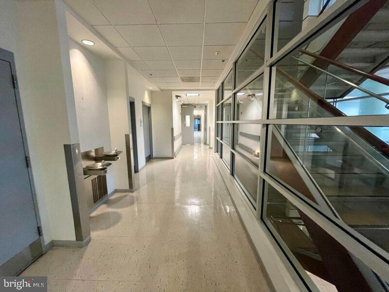 HOLABIRD - Commercial Sale