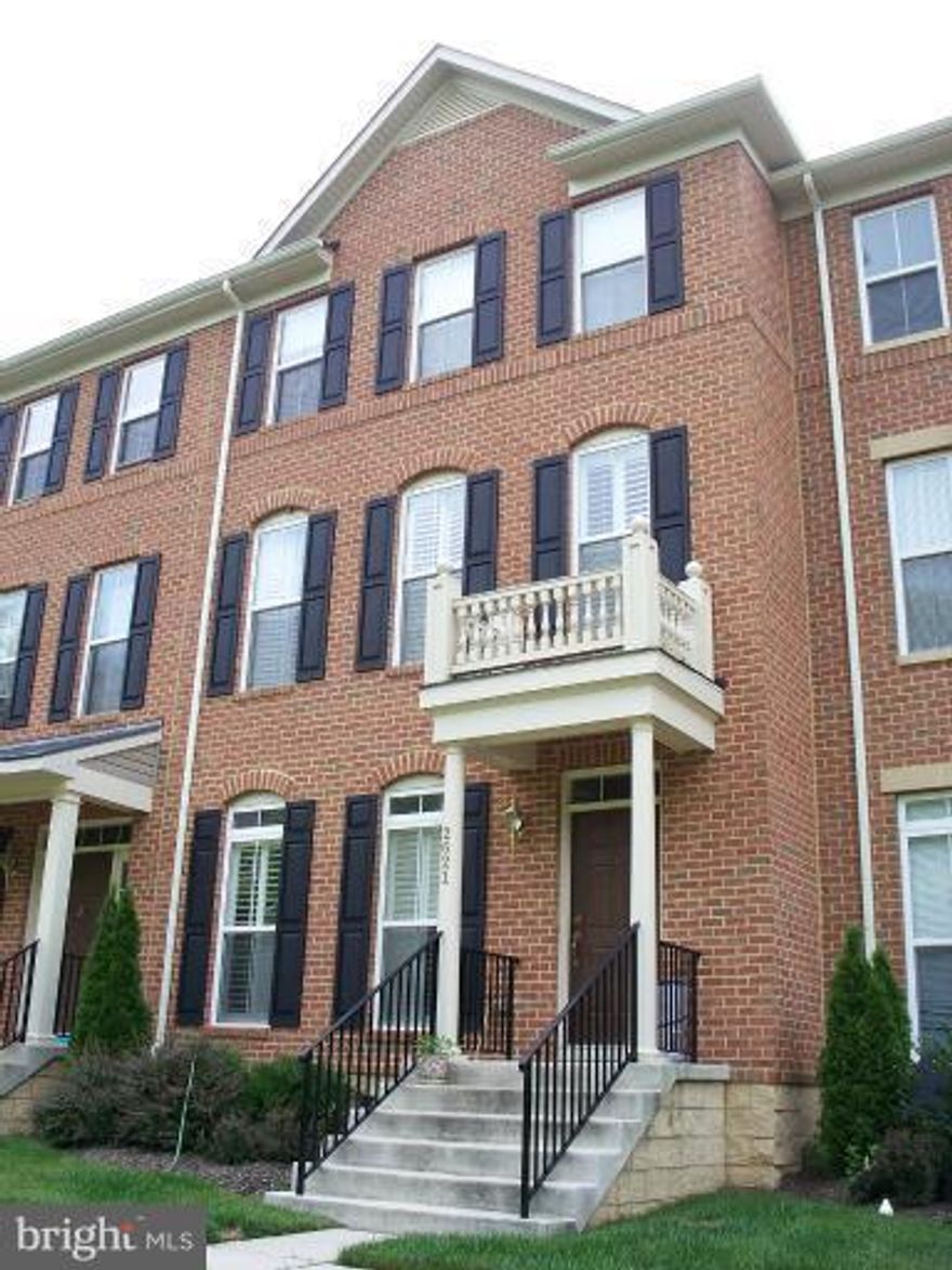 NEW CARPET & FRESH PAINT THROUGHOUT**GORGEOUS HARDWOOD FLOORS**VAULTED CEILINGS**DECK OFF KITCHEN GREAT FOR ENTERTAINING**HUGE MASTER SUITE WITH WALK IN CLOSET & LUXURIOUS SUPERBATH**ENJOY THE COMMUNITY RECREATIONAL PARADISE, INCLUDING SWIMMING POOLS, TENNIS COURTS, WALKING TRAILS, PLAYGROUNDS, EXERCISE FACILITIES, ETC.**QUICK ACCESS TO MAJOR HIGHWAYS AND MARC TRAIN FOR EASY COMMUTE**SEE IT TODAY!