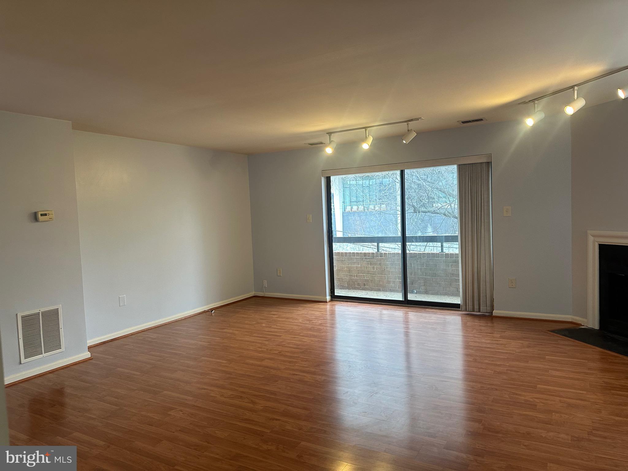 BRISTOL SQUARE - Residential Lease