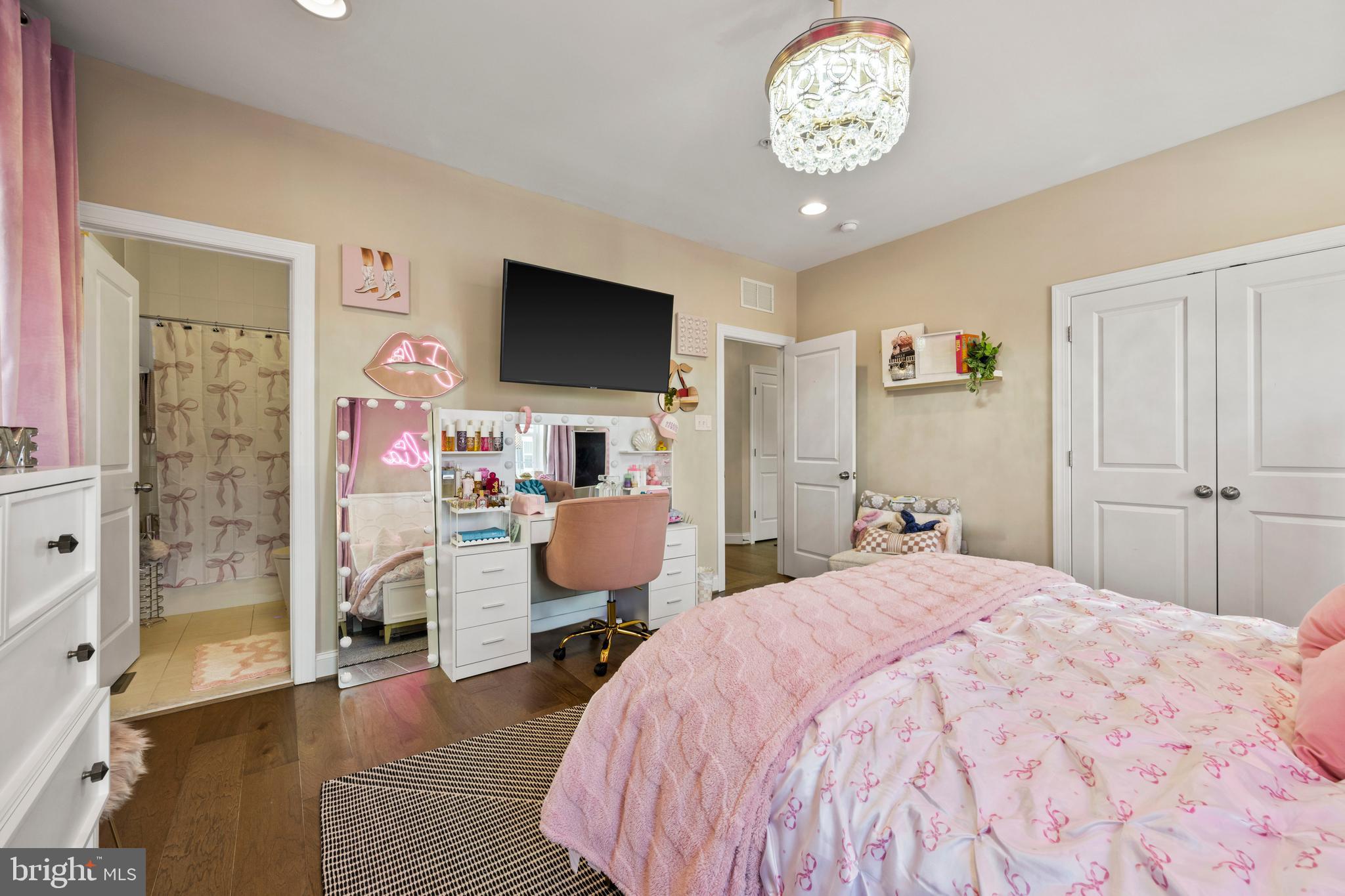 GREENLEIGH AT CROSSROADS - Residential