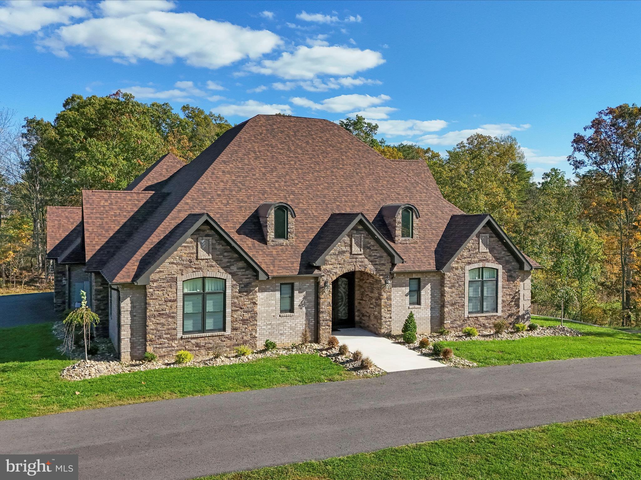 113 N LAKEWOOD DRIVE