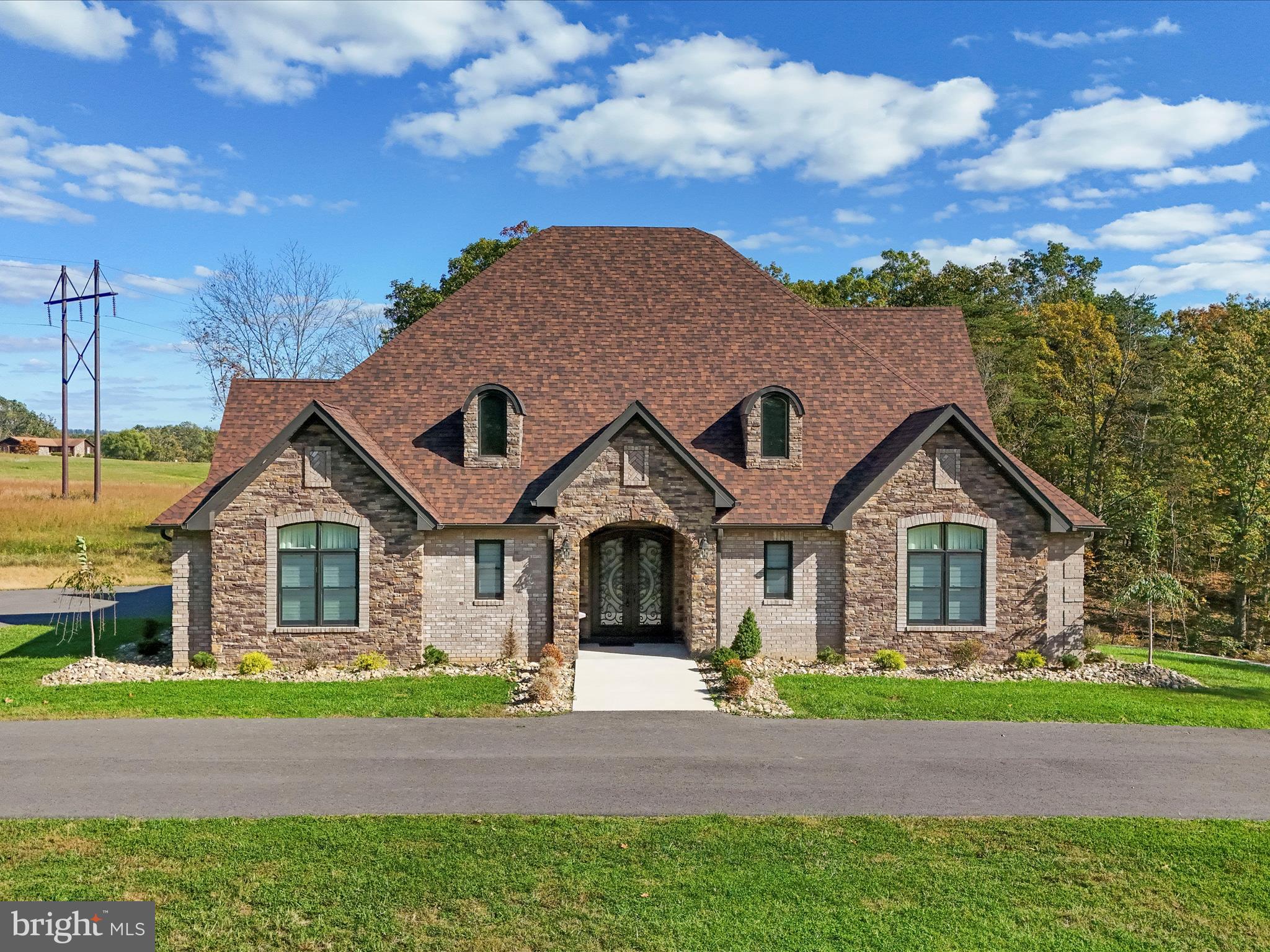 113 N LAKEWOOD DRIVE