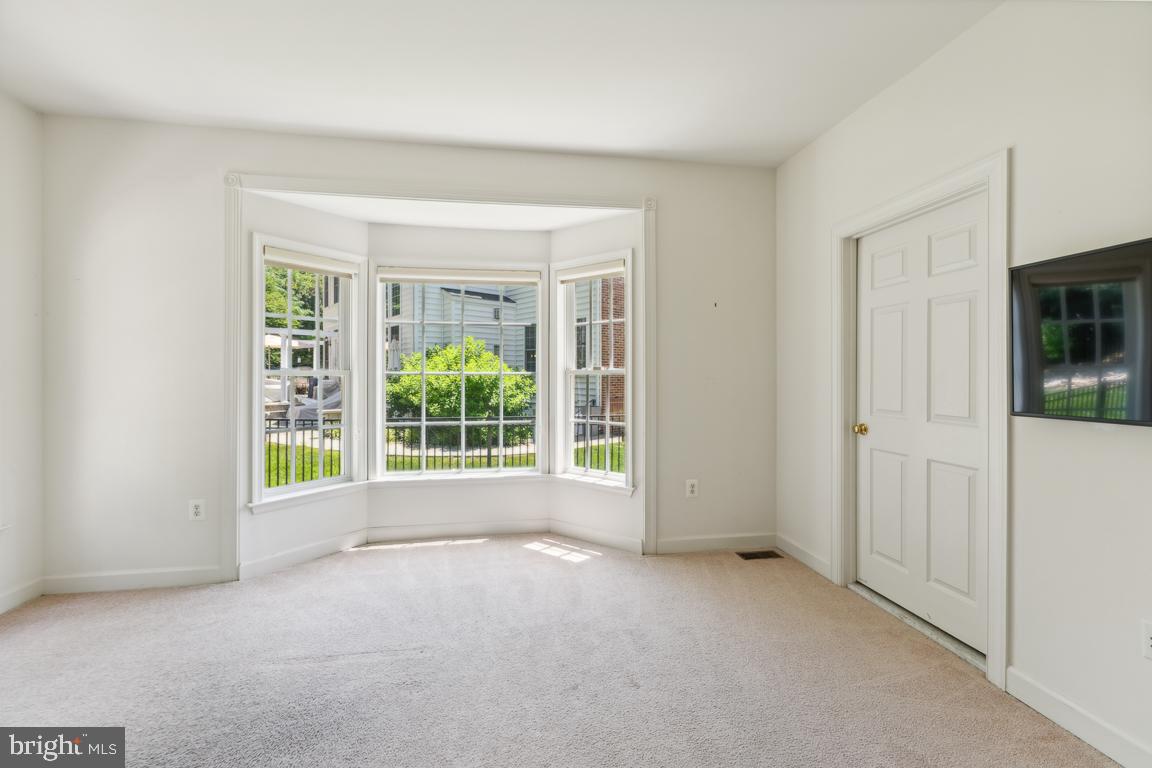 OAK CREEK - Residential