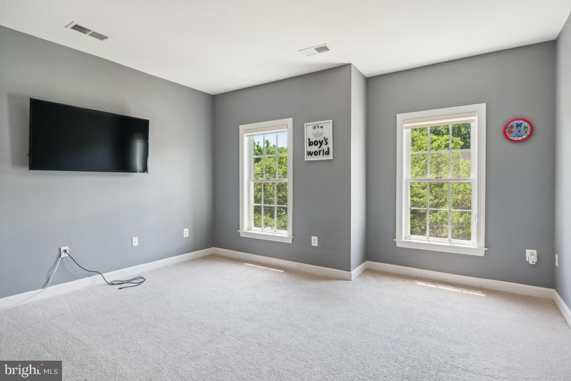 OAK CREEK - Residential