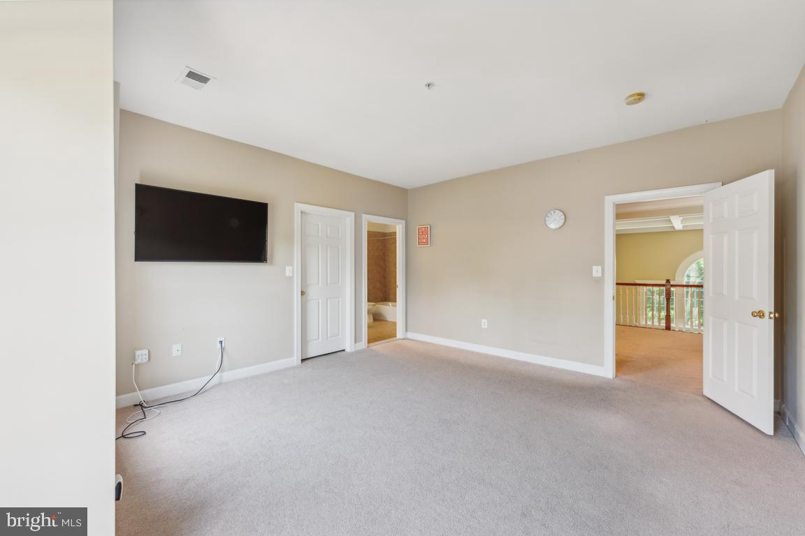 OAK CREEK - Residential