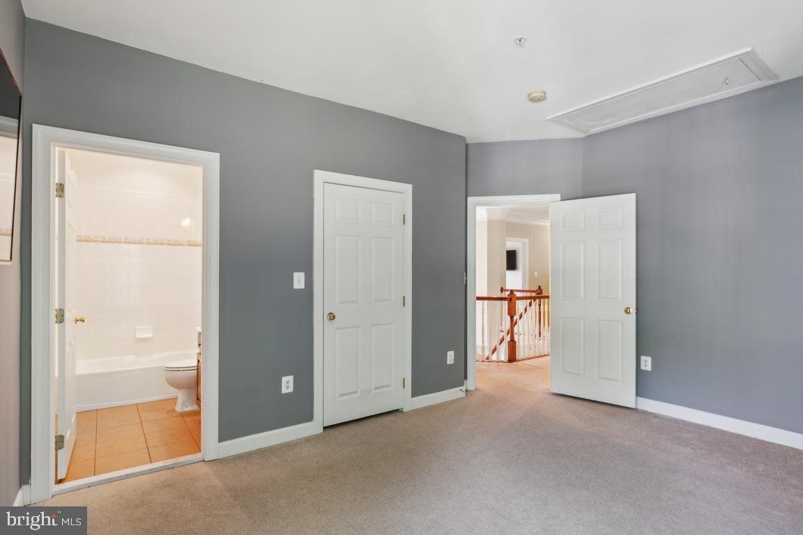 OAK CREEK - Residential