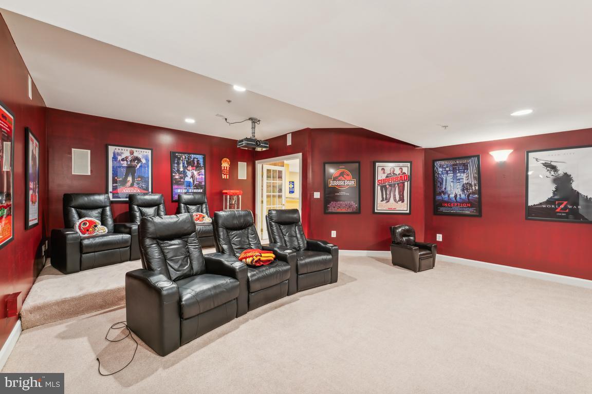 OAK CREEK - Residential