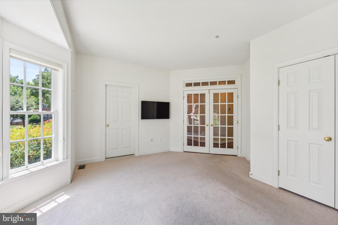 OAK CREEK - Residential