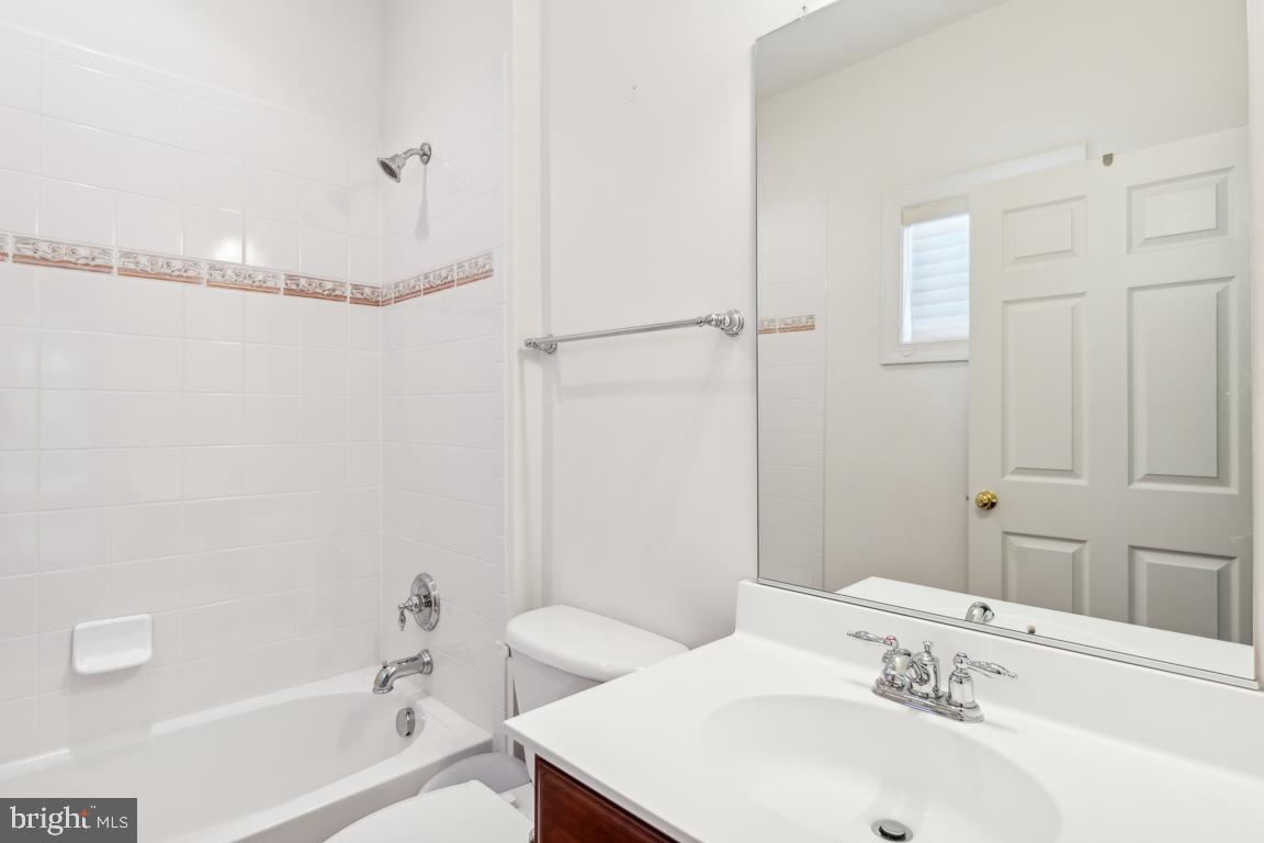 OAK CREEK - Residential