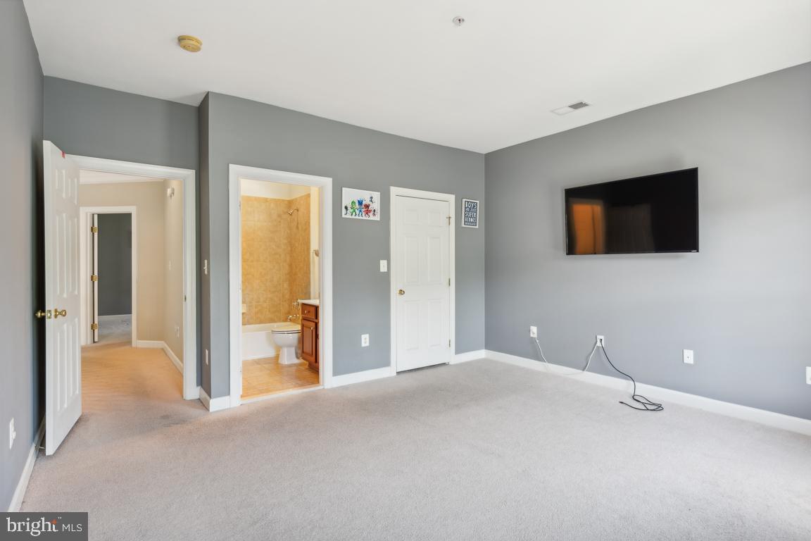 OAK CREEK - Residential