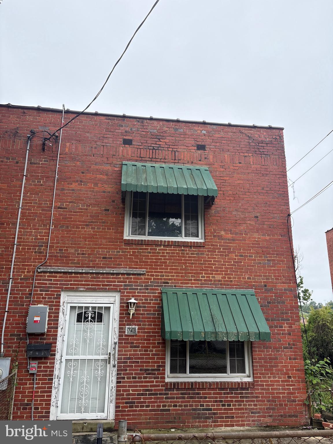 743 UPSAL STREET SE