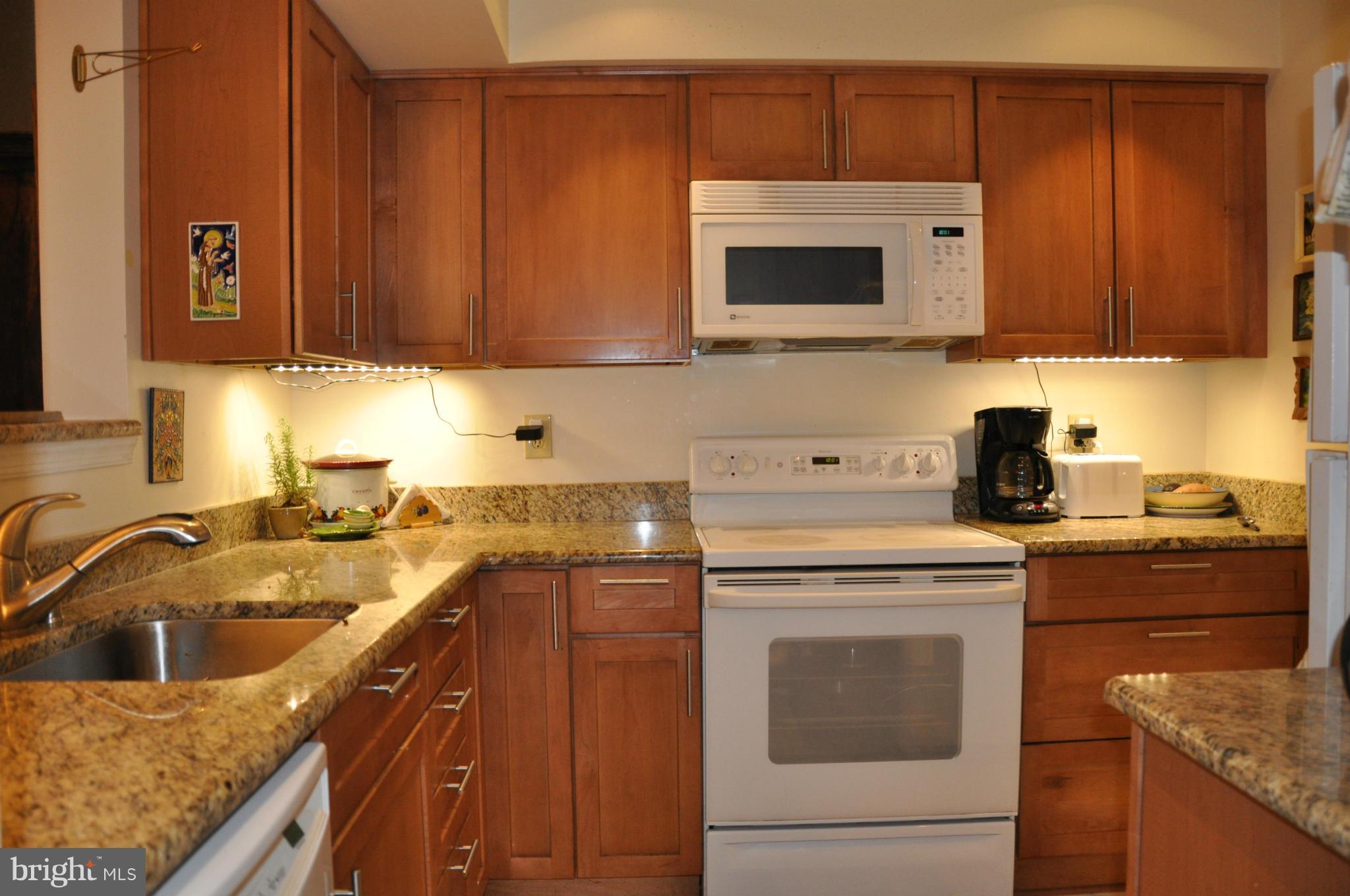 FOUNTAINS AT MCLEAN - Residential