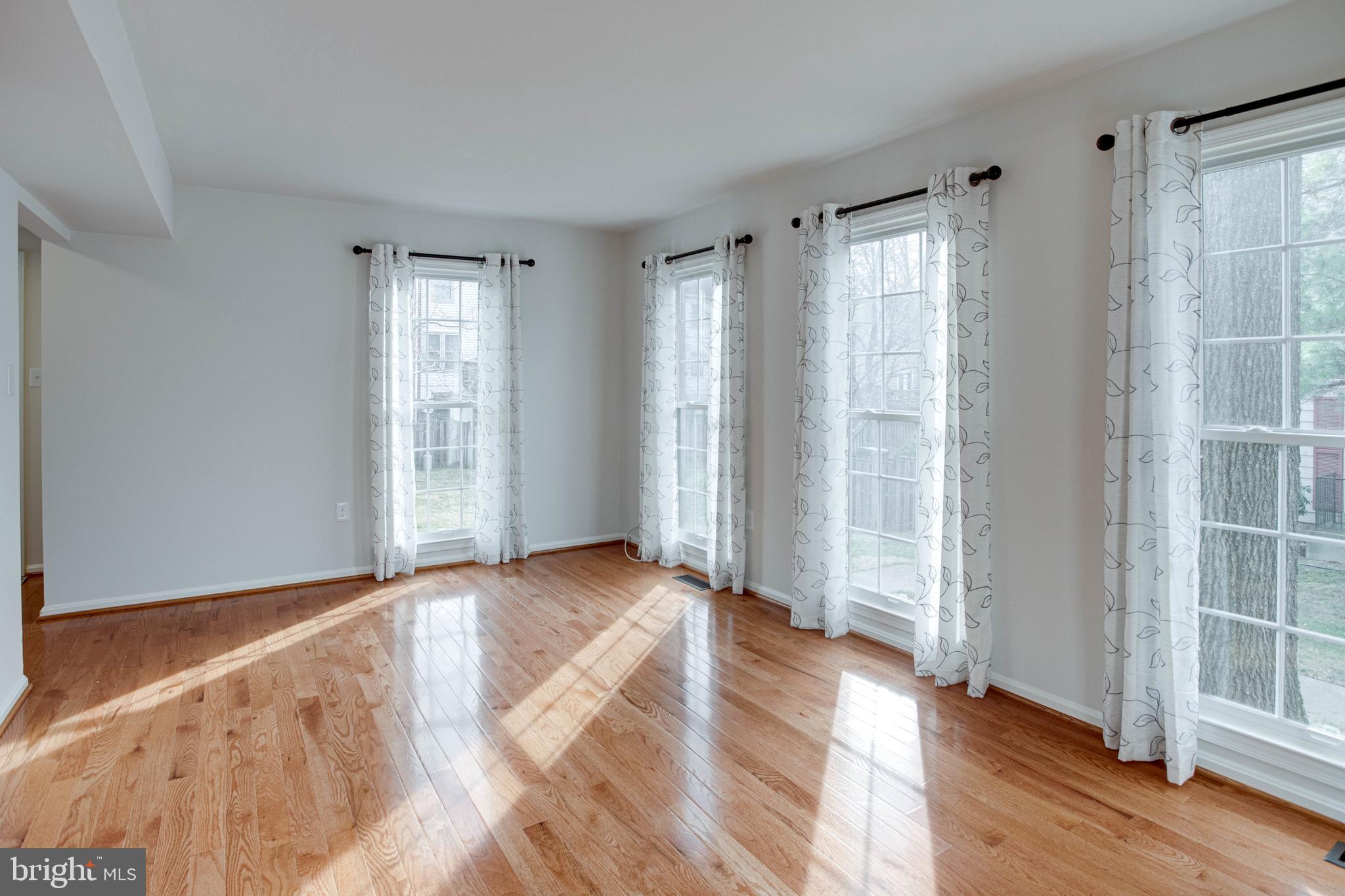 COUNTRY CREEK - Residential Lease