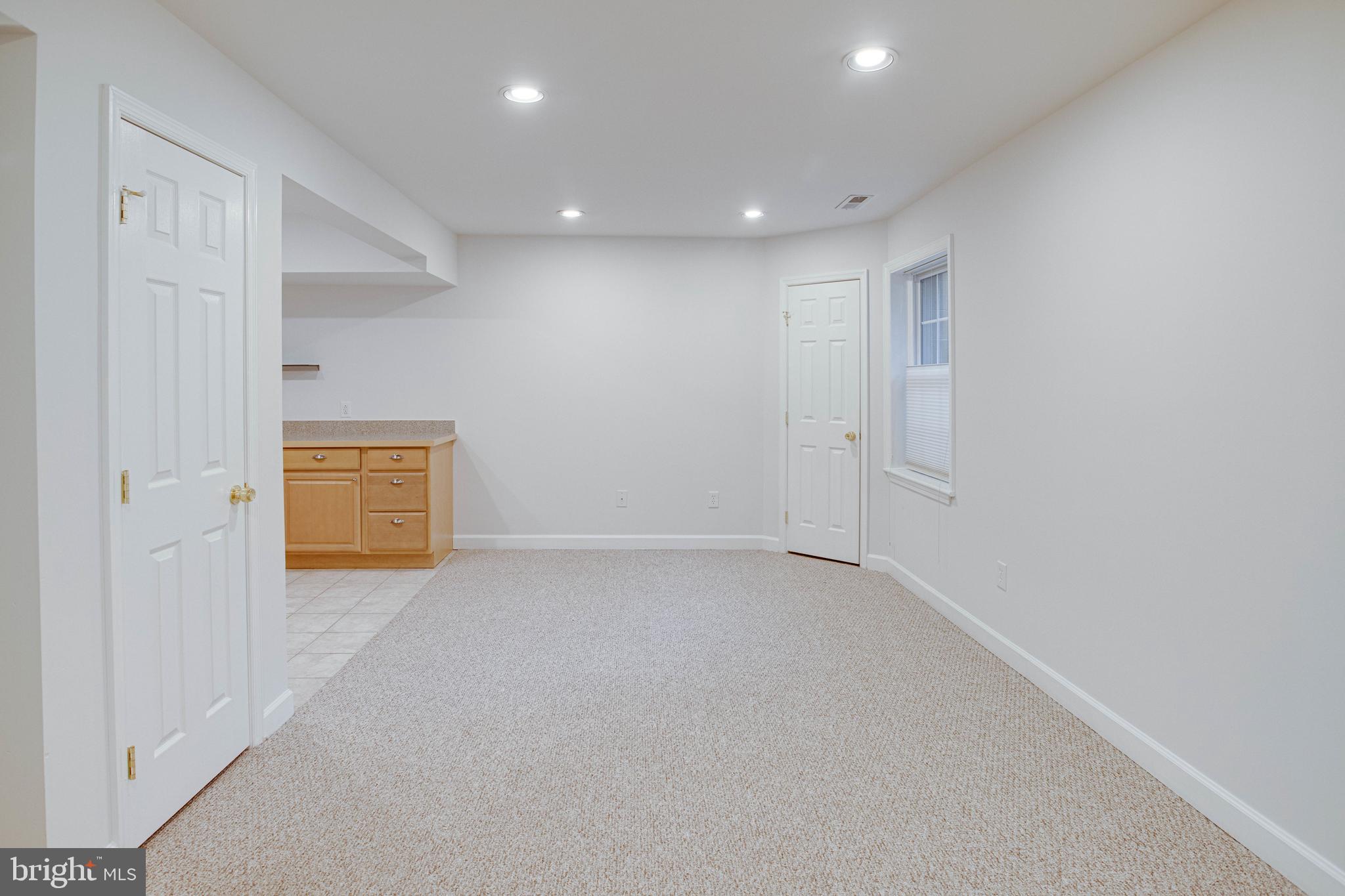 COUNTRY CREEK - Residential Lease