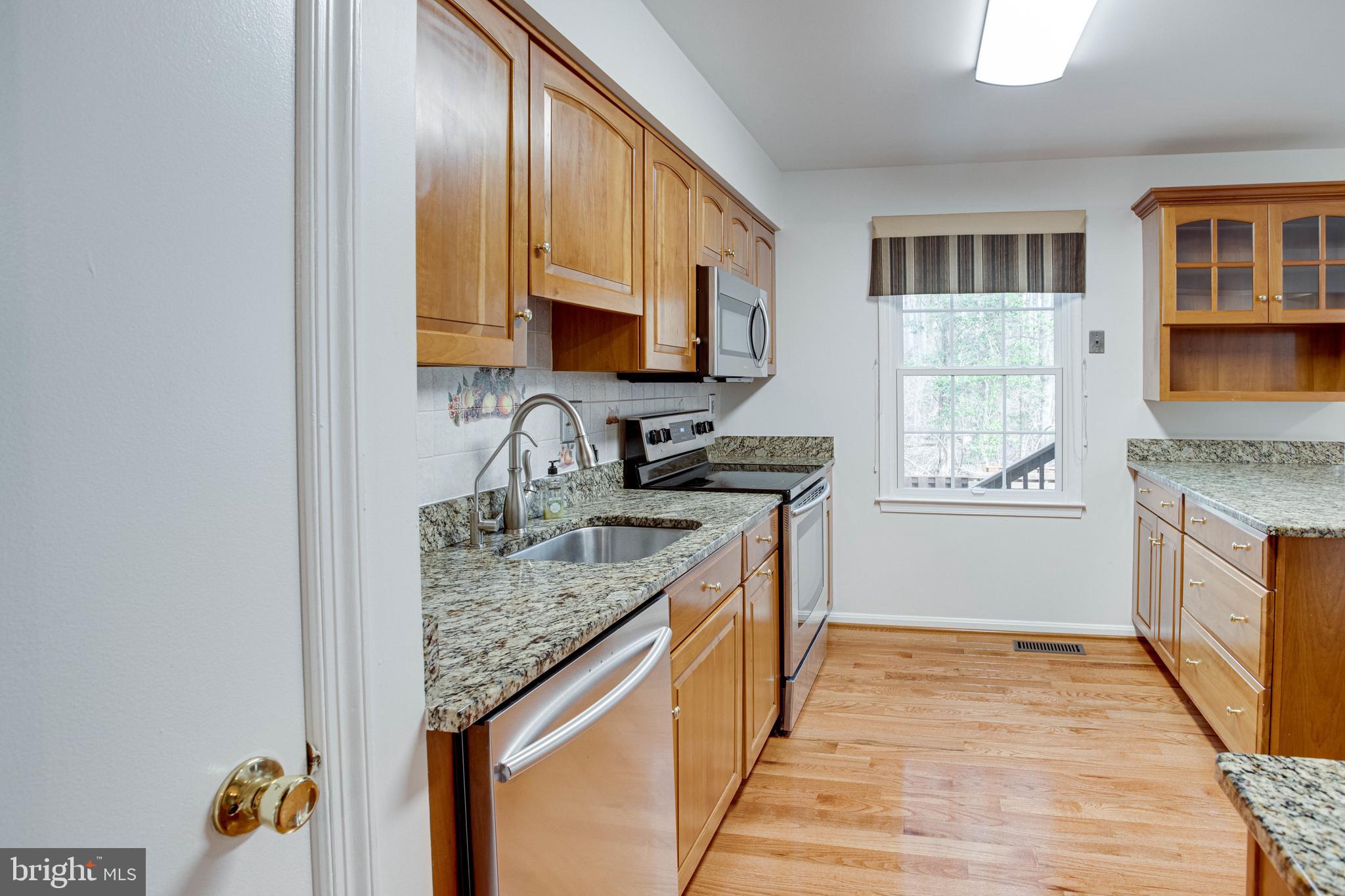 COUNTRY CREEK - Residential Lease