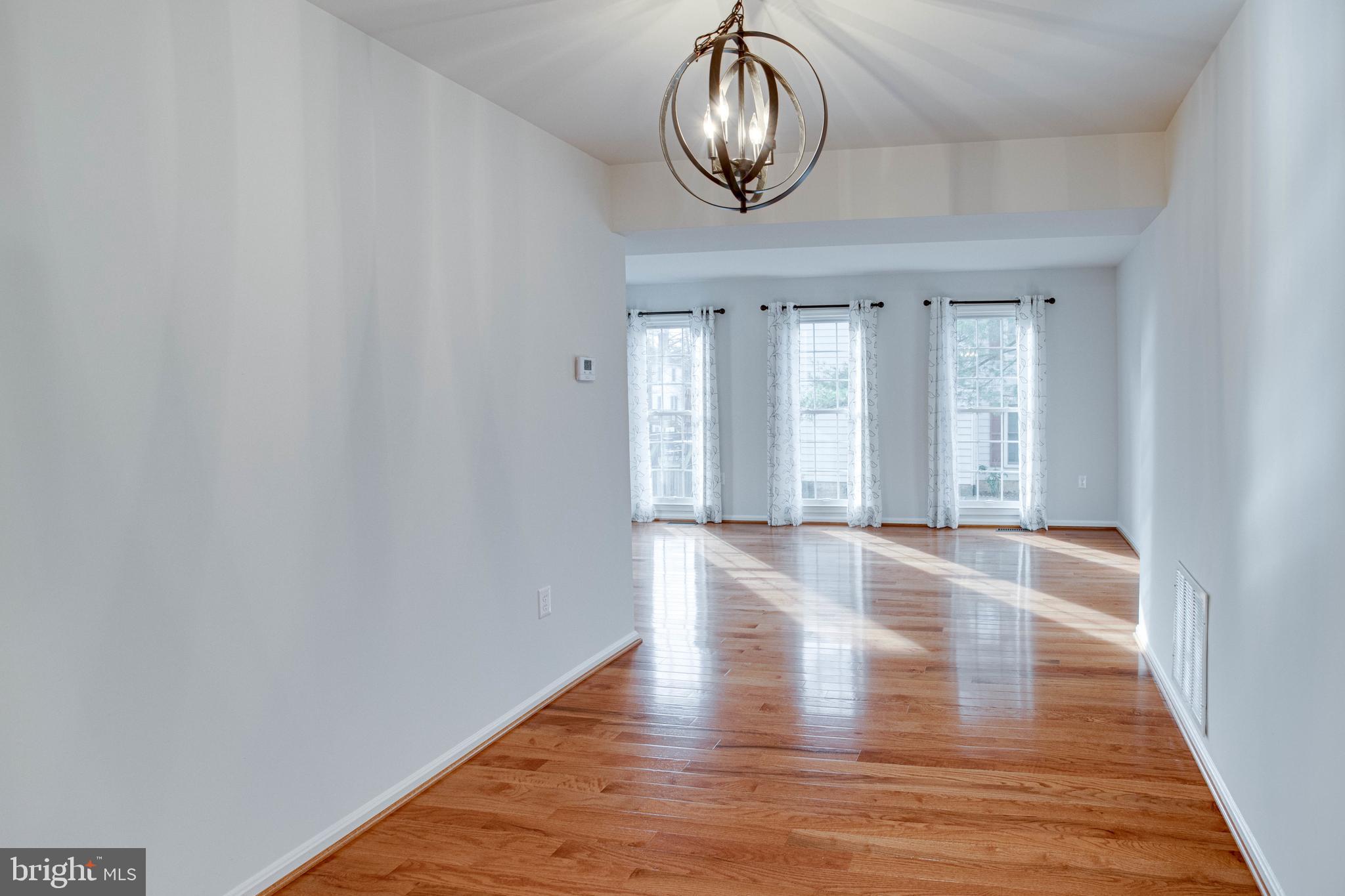 COUNTRY CREEK - Residential Lease