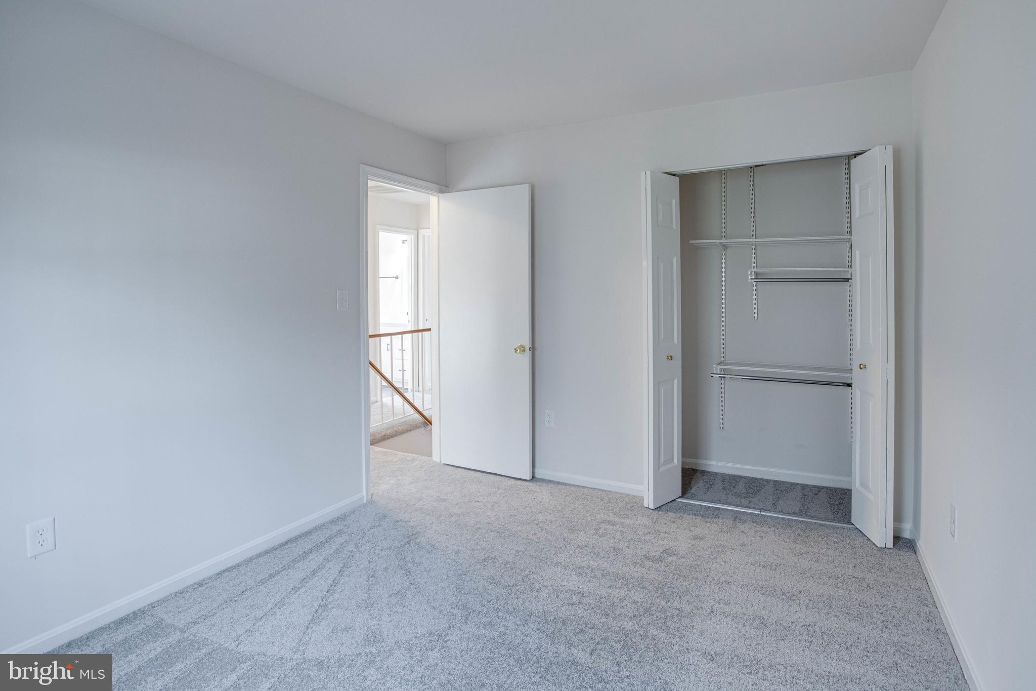 COUNTRY CREEK - Residential Lease