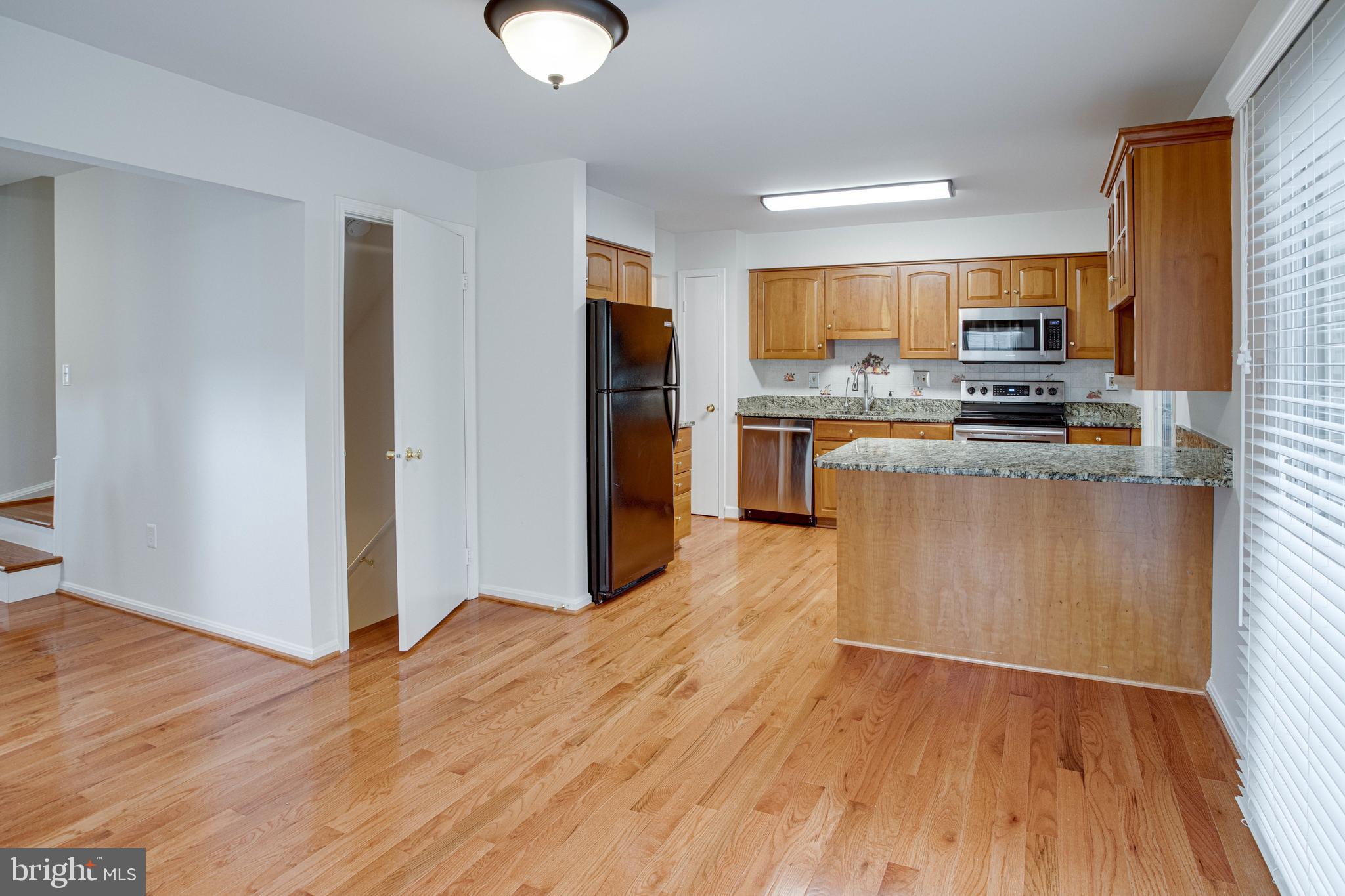 COUNTRY CREEK - Residential Lease