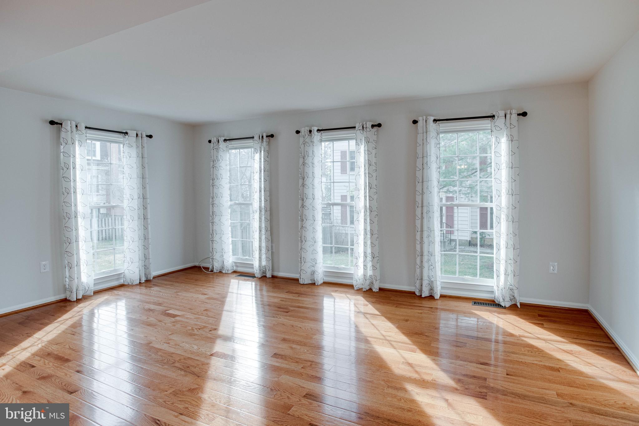 COUNTRY CREEK - Residential Lease