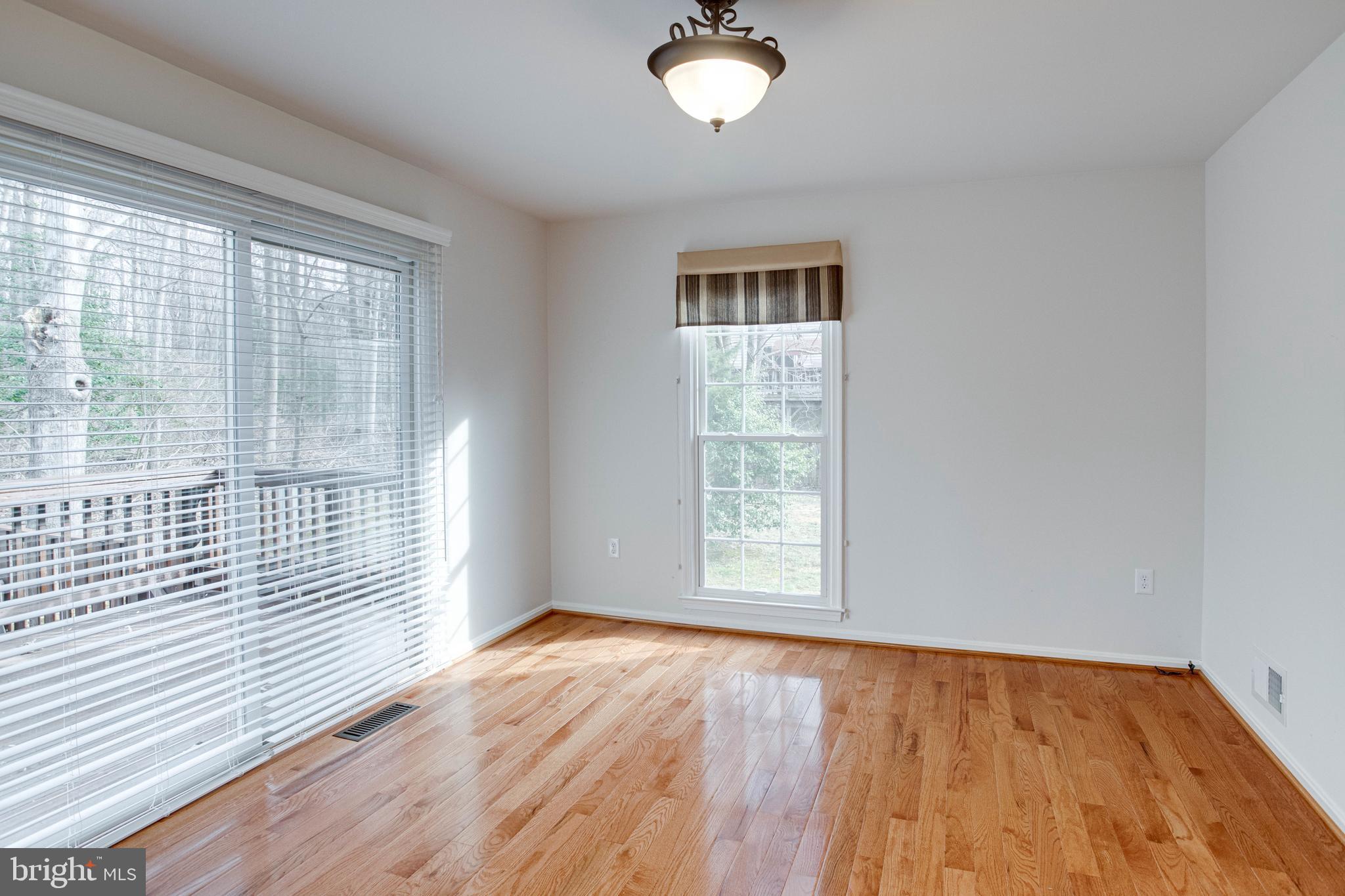 COUNTRY CREEK - Residential Lease