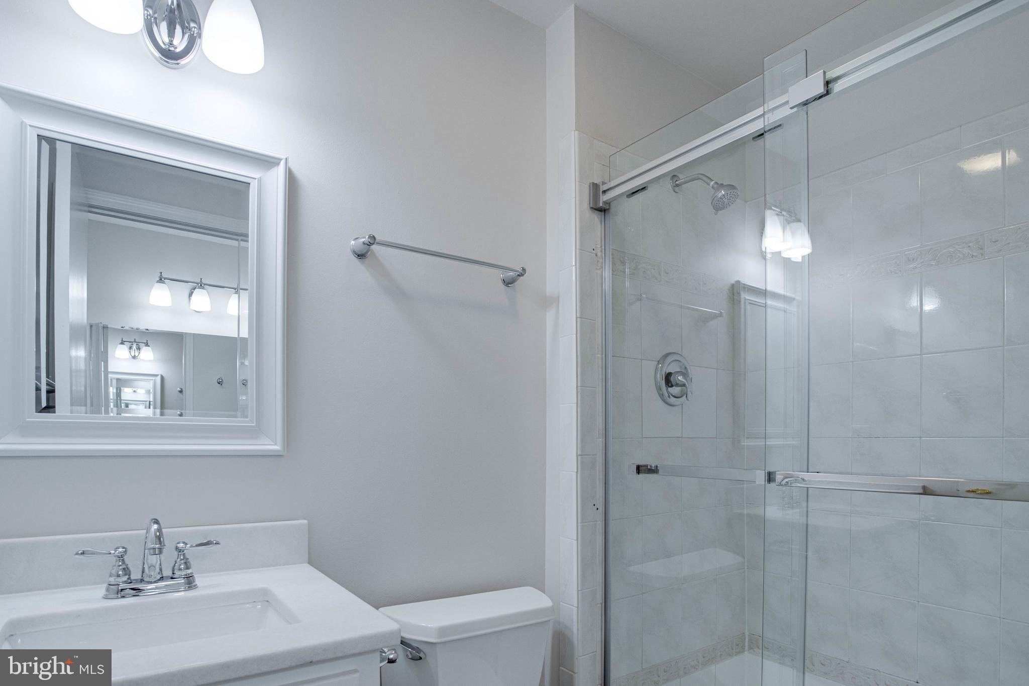 COUNTRY CREEK - Residential Lease