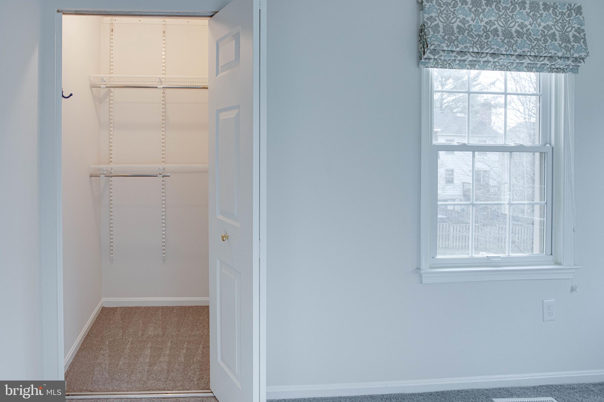 COUNTRY CREEK - Residential Lease